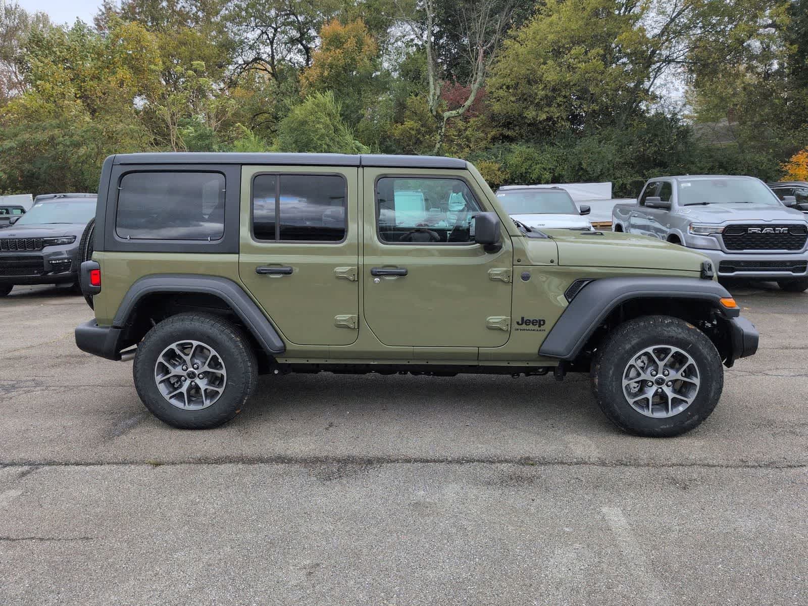 Thumbnail: 2026 Jeep Wrangler - 9