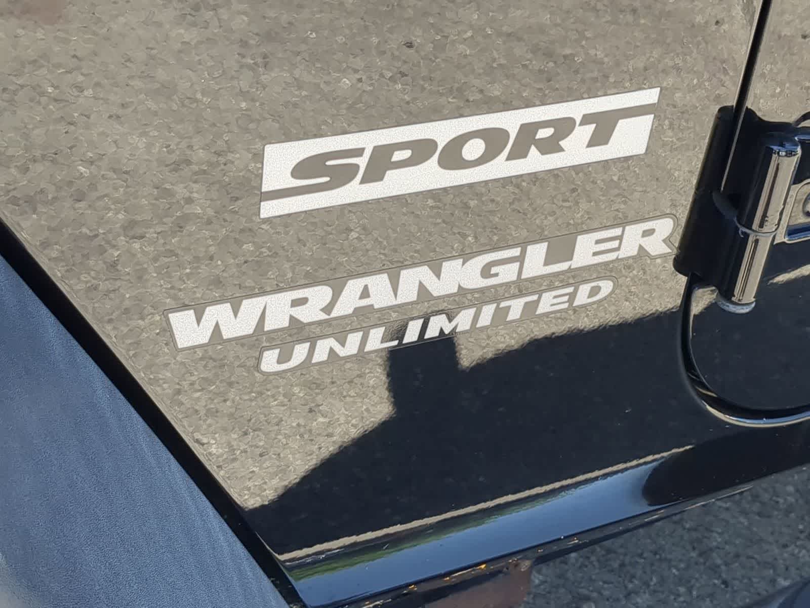 Thumbnail: 2017 Jeep Wrangler - 13