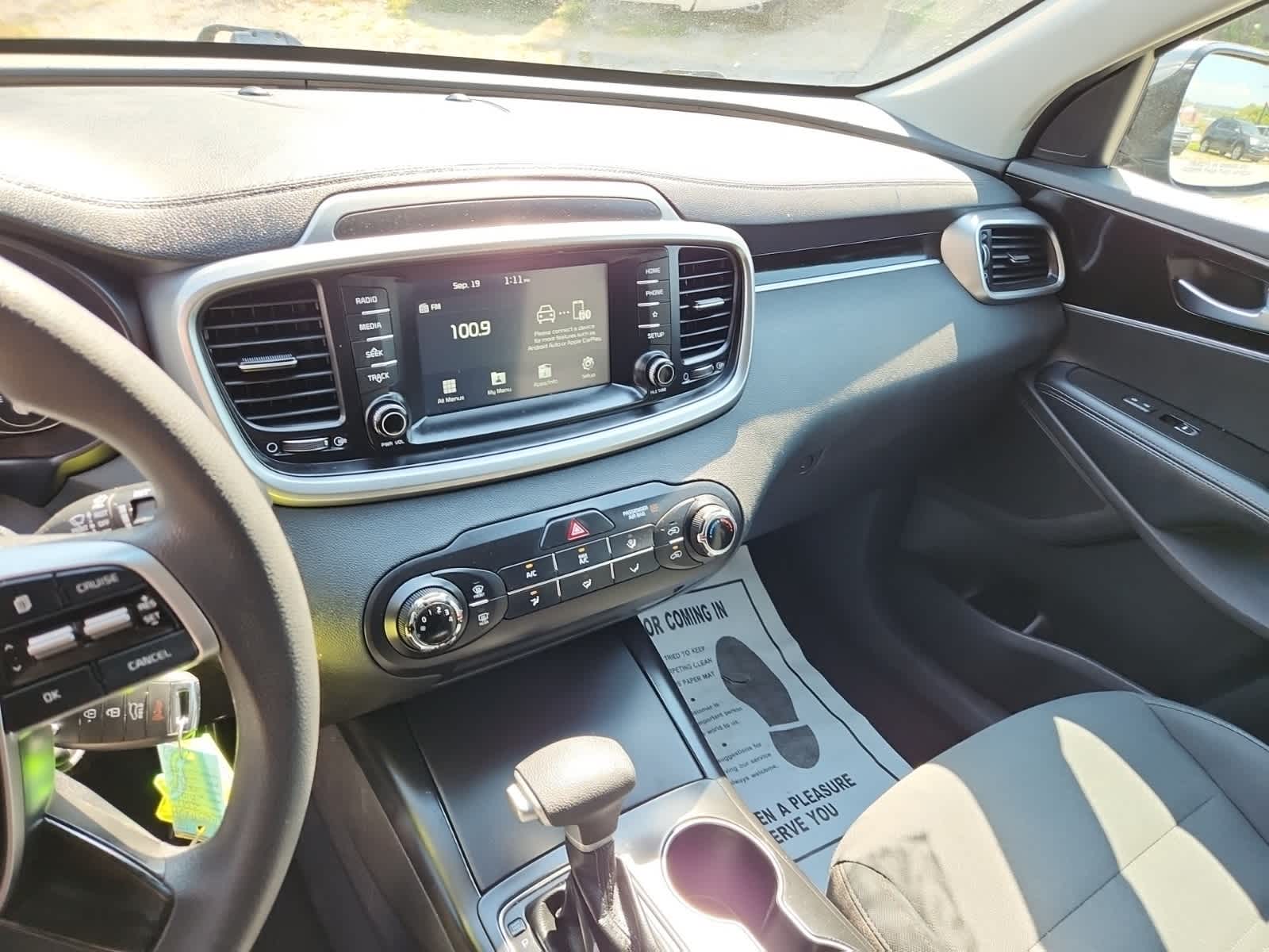 Thumbnail: 2020 Kia Sorento - 10