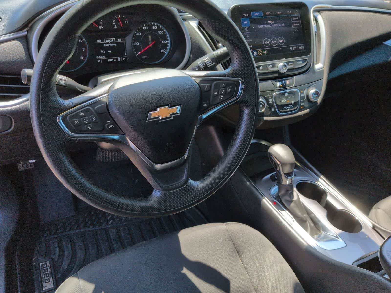 Thumbnail: 2021 Chevrolet Malibu - 10