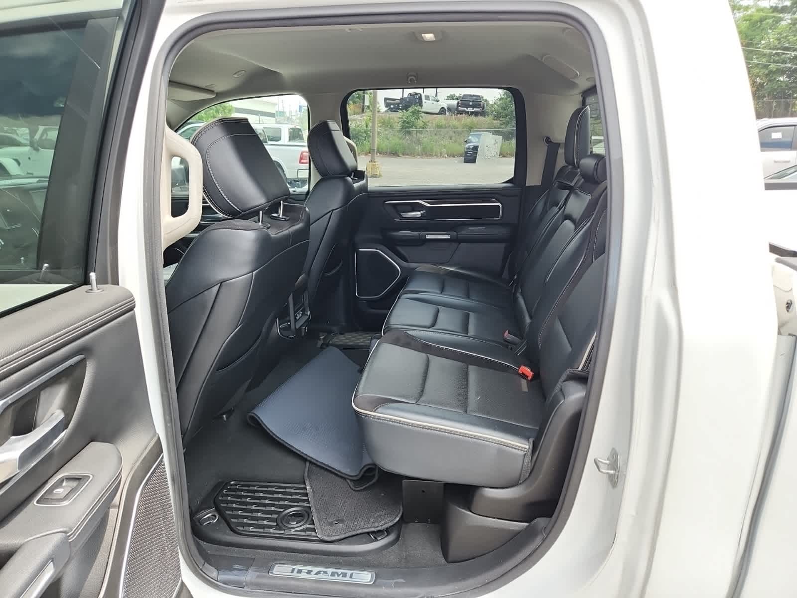 2022 RAM 1500 Laramie 25