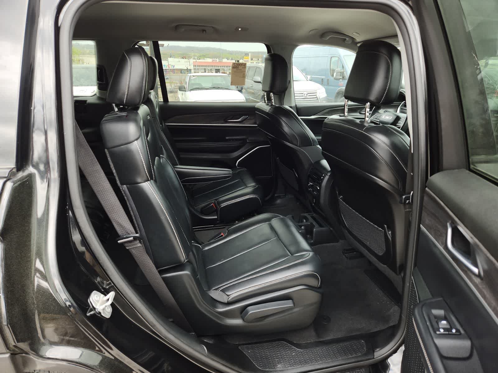 Thumbnail: 2021 Jeep Grand Cherokee L - 23