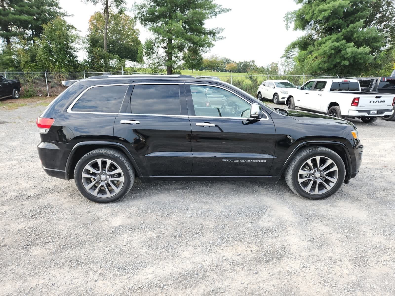 Thumbnail: 2017 Jeep Grand Cherokee - 6