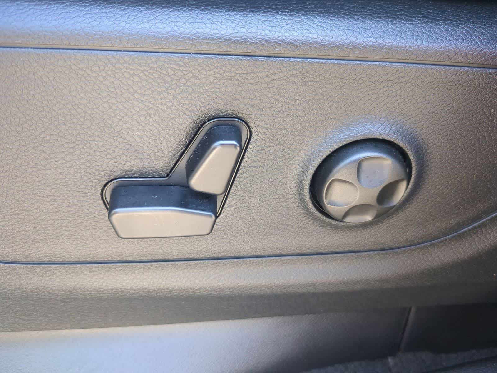 Thumbnail: 2026 RAM 1500 - 18