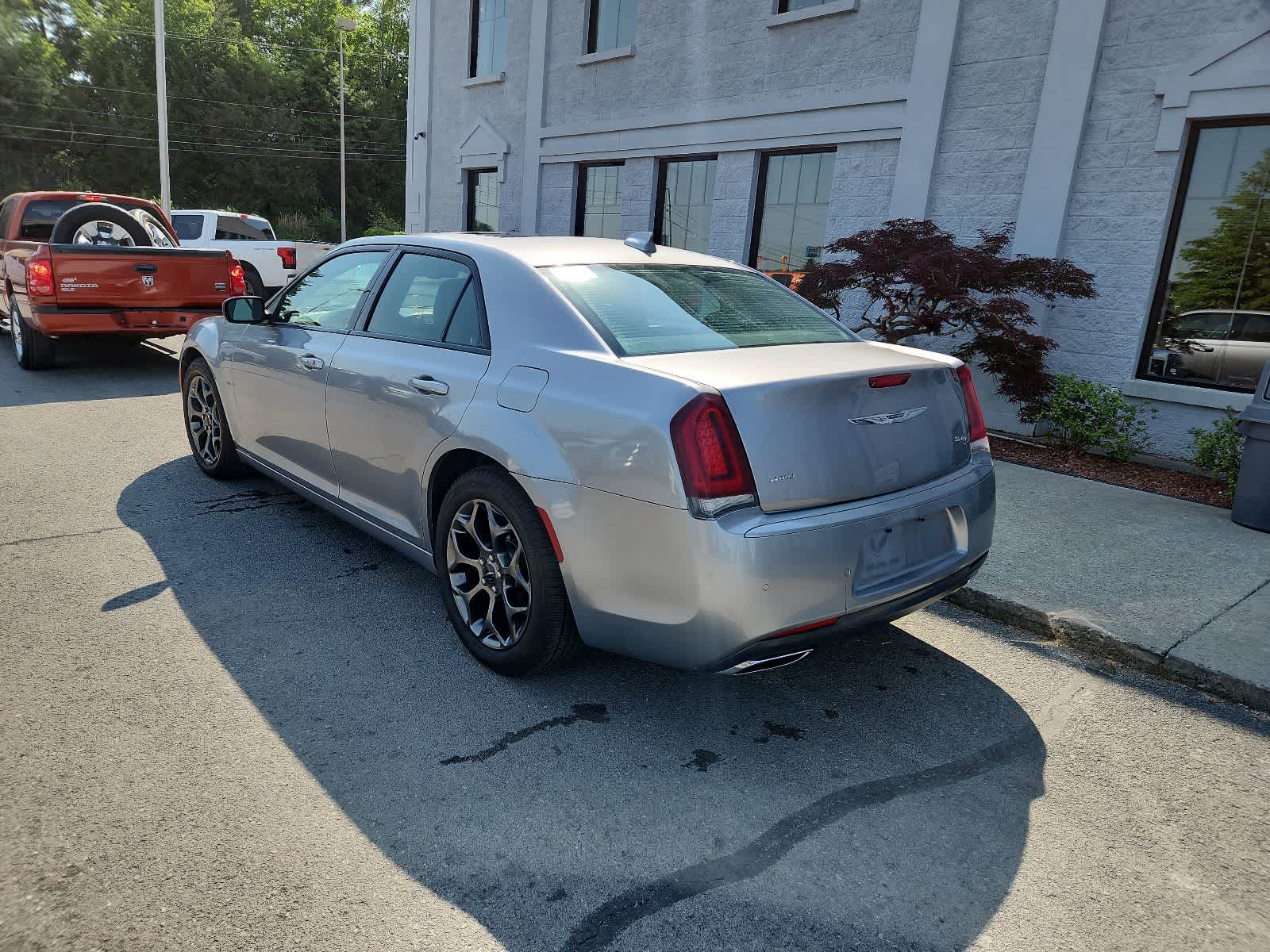 Thumbnail: 2015 Chrysler 300 - 3