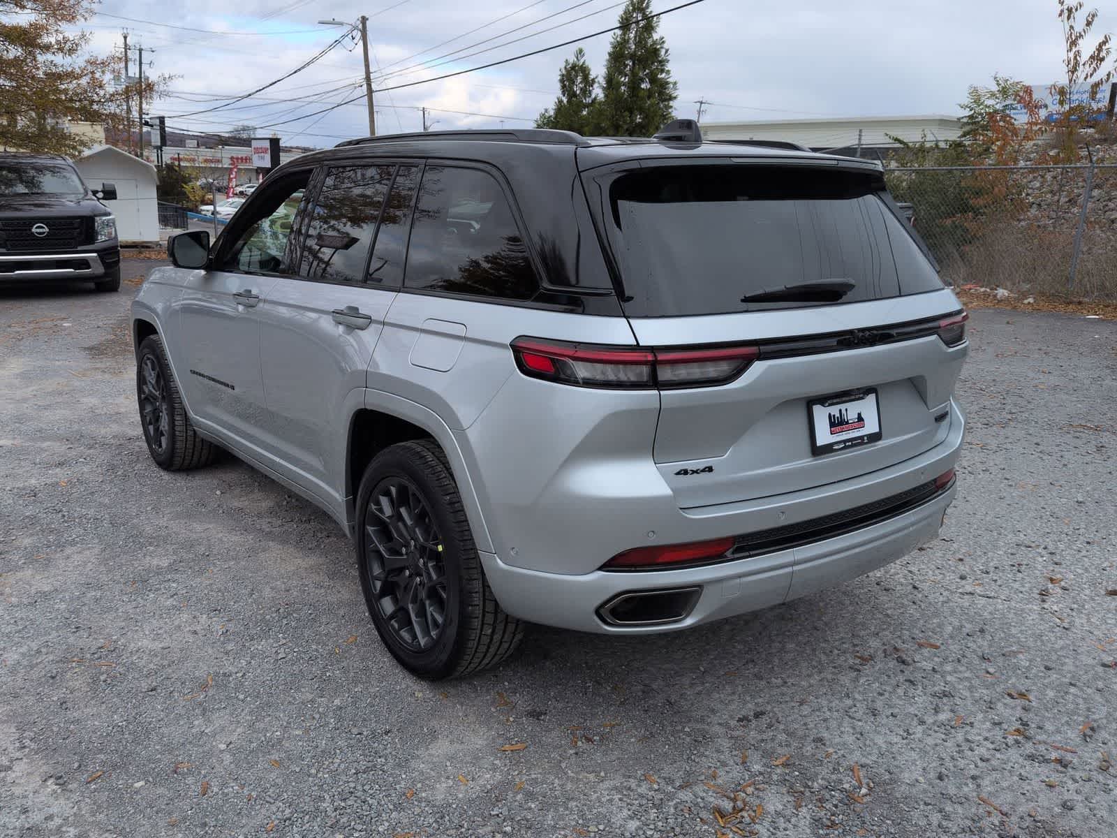 Thumbnail: 2025 Jeep Grand Cherokee - 6