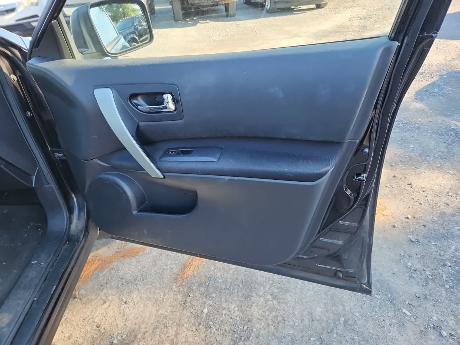 Thumbnail: 2011 Nissan Rogue - 22