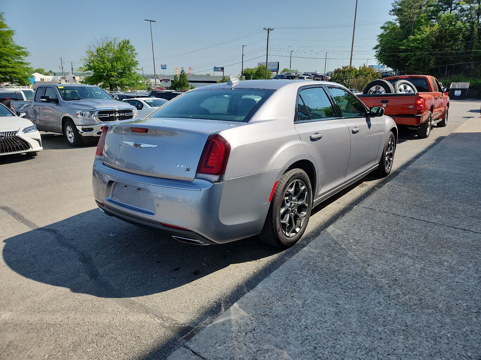 Thumbnail: 2015 Chrysler 300 - 5