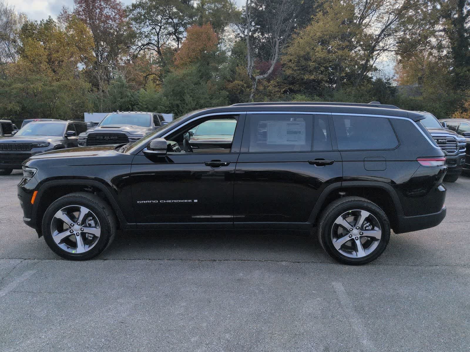 Thumbnail: 2025 Jeep Grand Cherokee L - 5