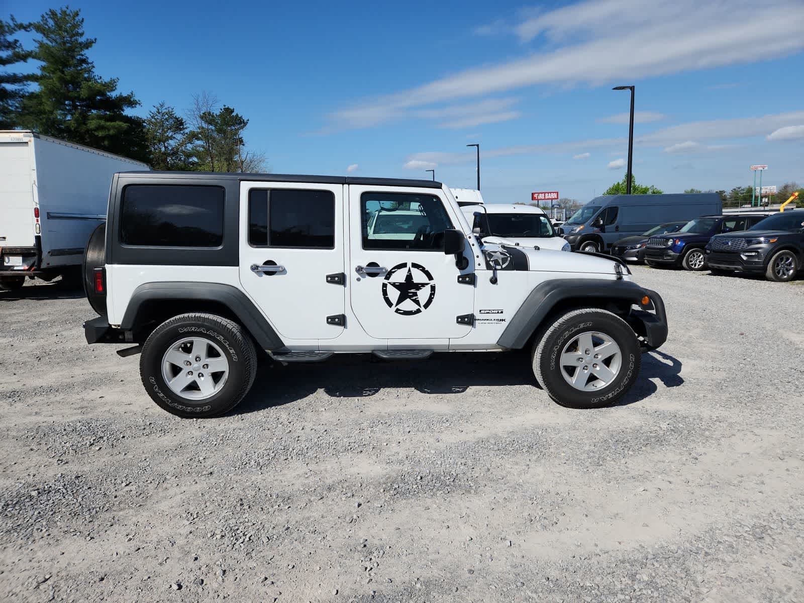 Thumbnail: 2018 Jeep Wrangler - 6