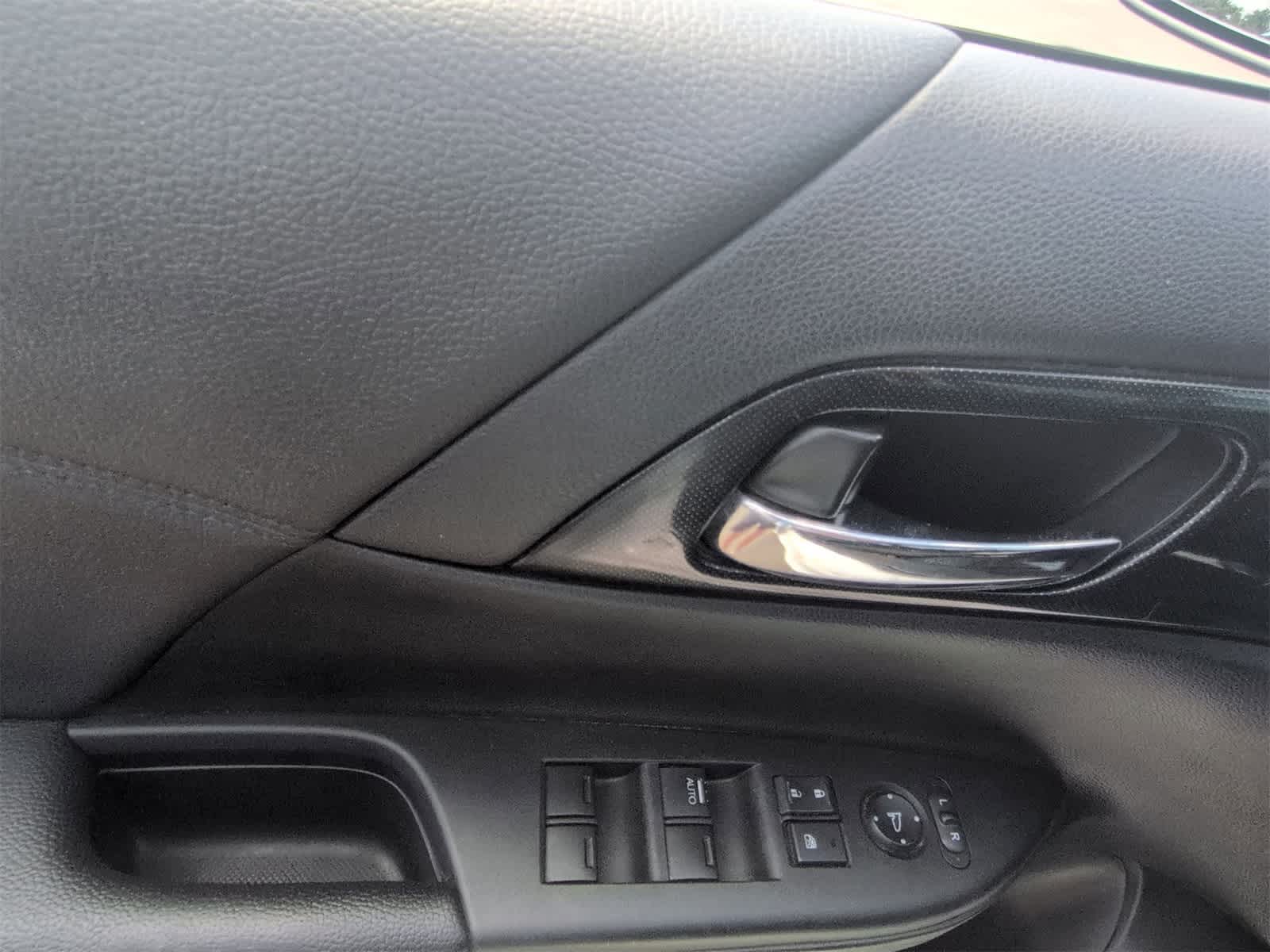 Thumbnail: 2015 Honda Accord - 15