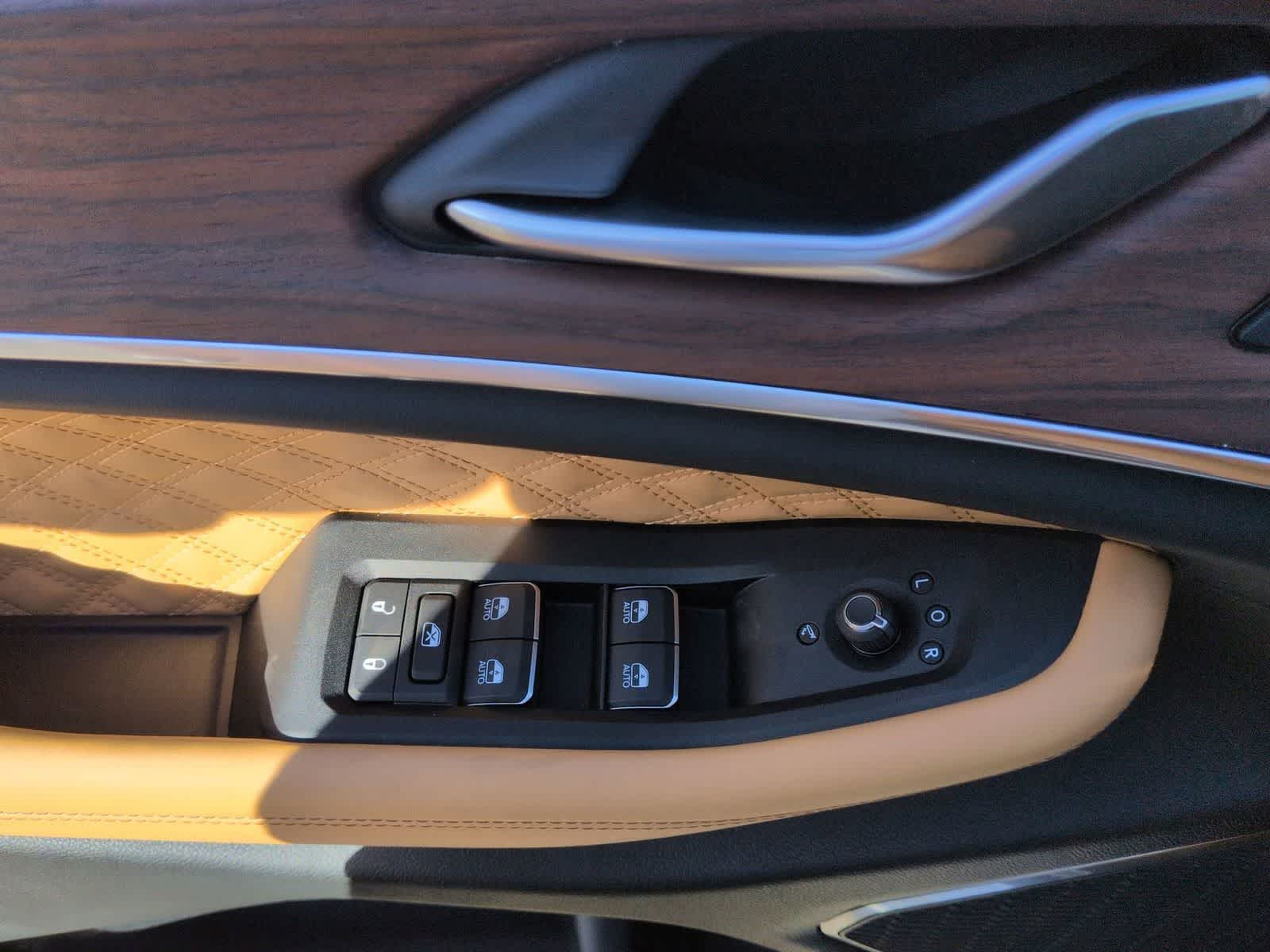 Thumbnail: 2025 Jeep Grand Cherokee - 16