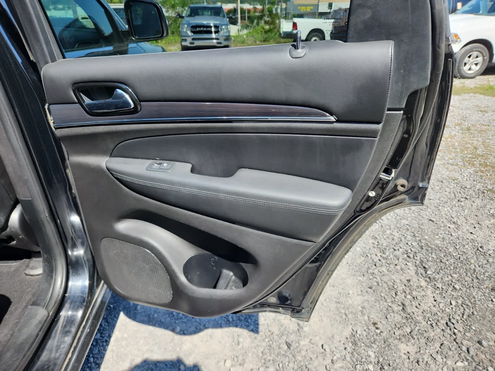 Thumbnail: 2020 Jeep Grand Cherokee - 24
