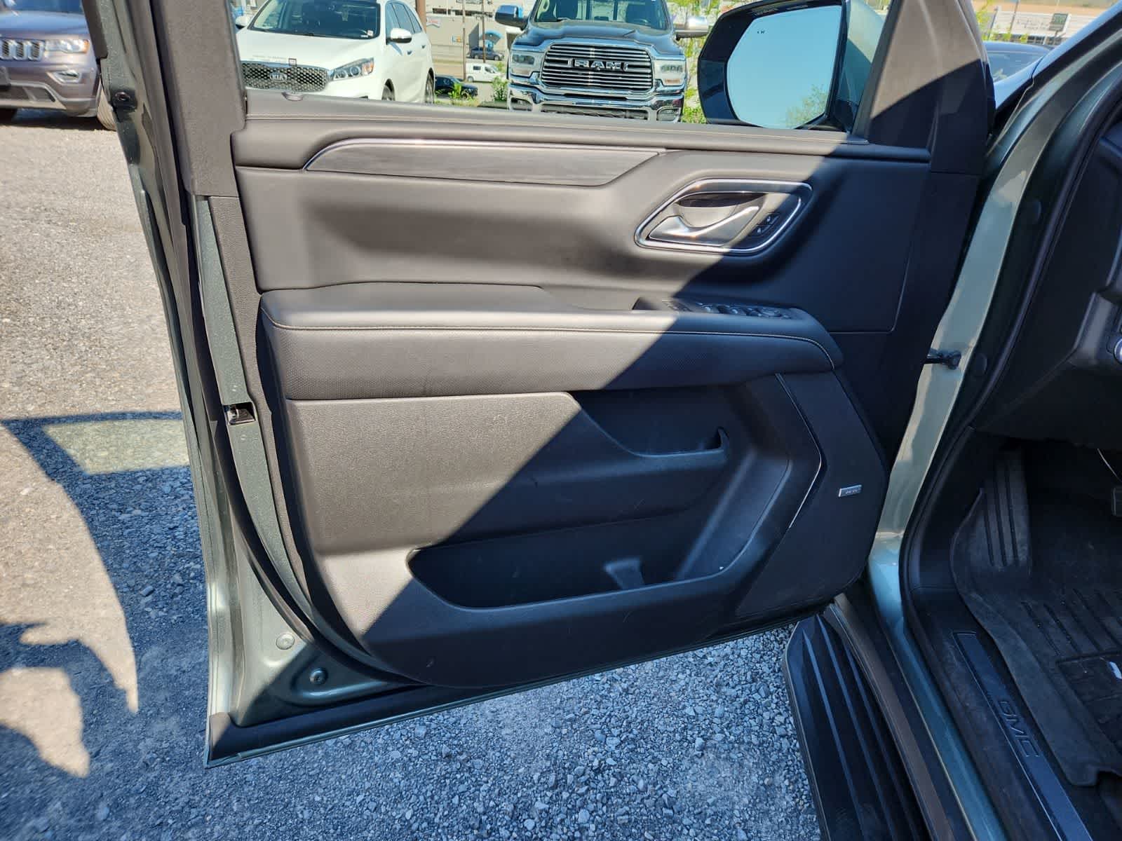 Thumbnail: 2023 GMC Yukon - 16