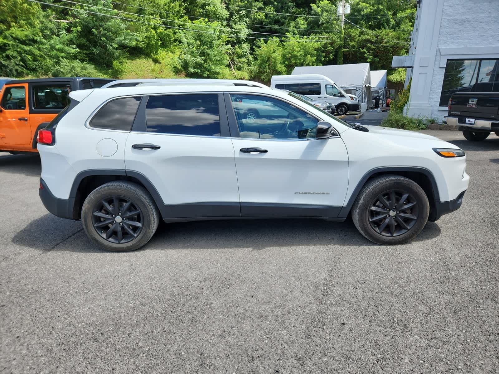 Thumbnail: 2016 Jeep Cherokee - 6