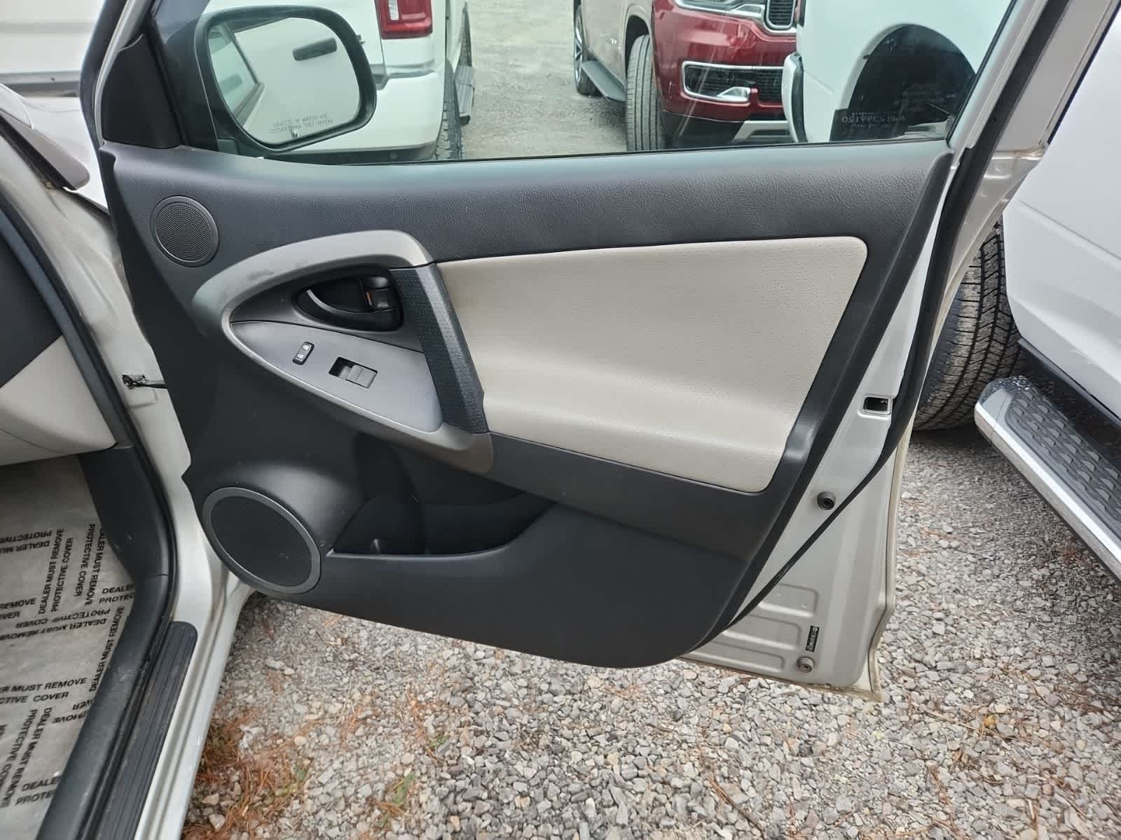 Thumbnail: 2011 Toyota RAV4 - 18