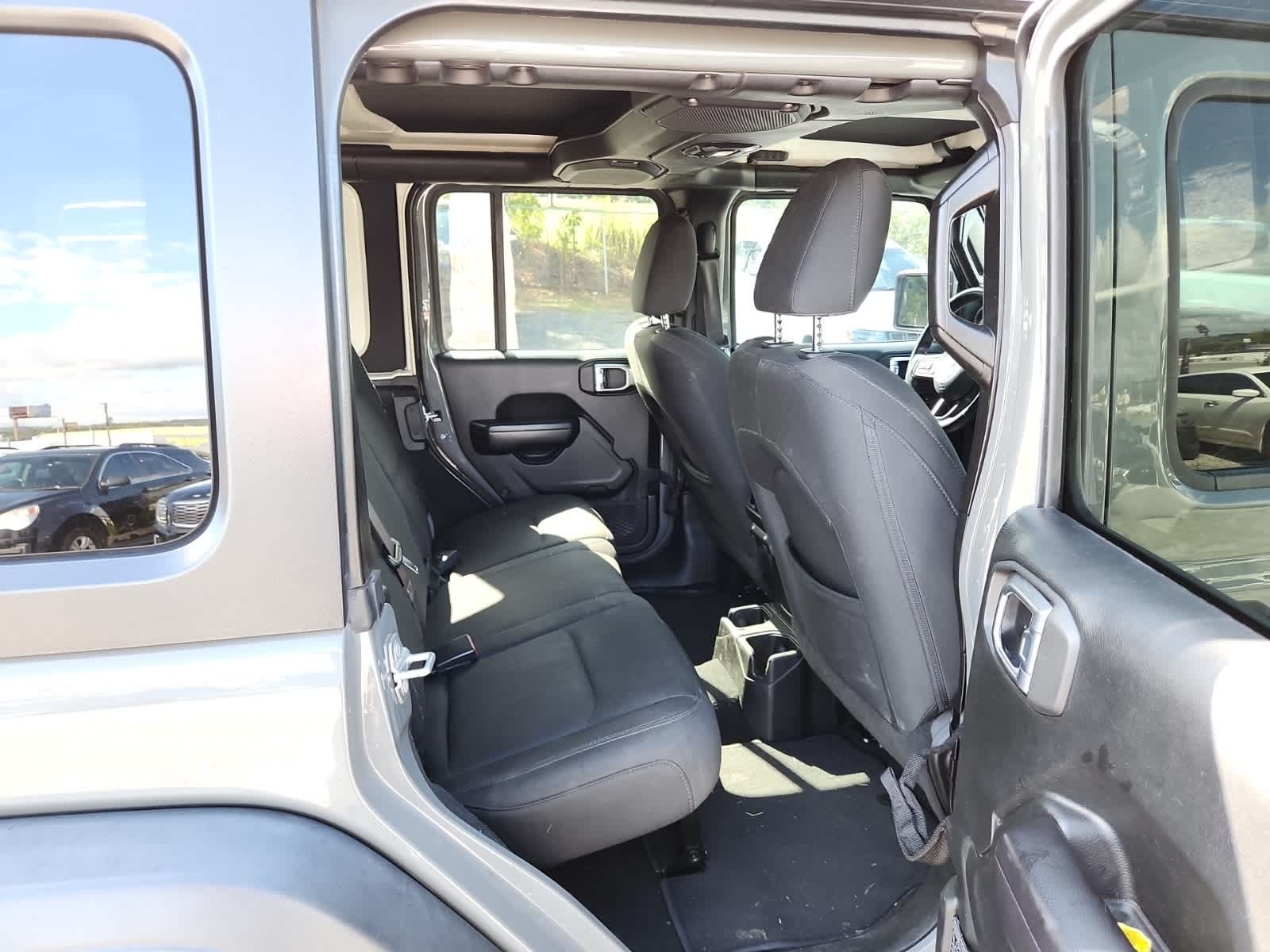Thumbnail: 2018 Jeep Wrangler - 23