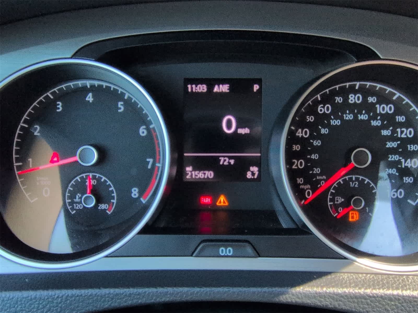 Thumbnail: 2016 Volkswagen e-Golf - 32