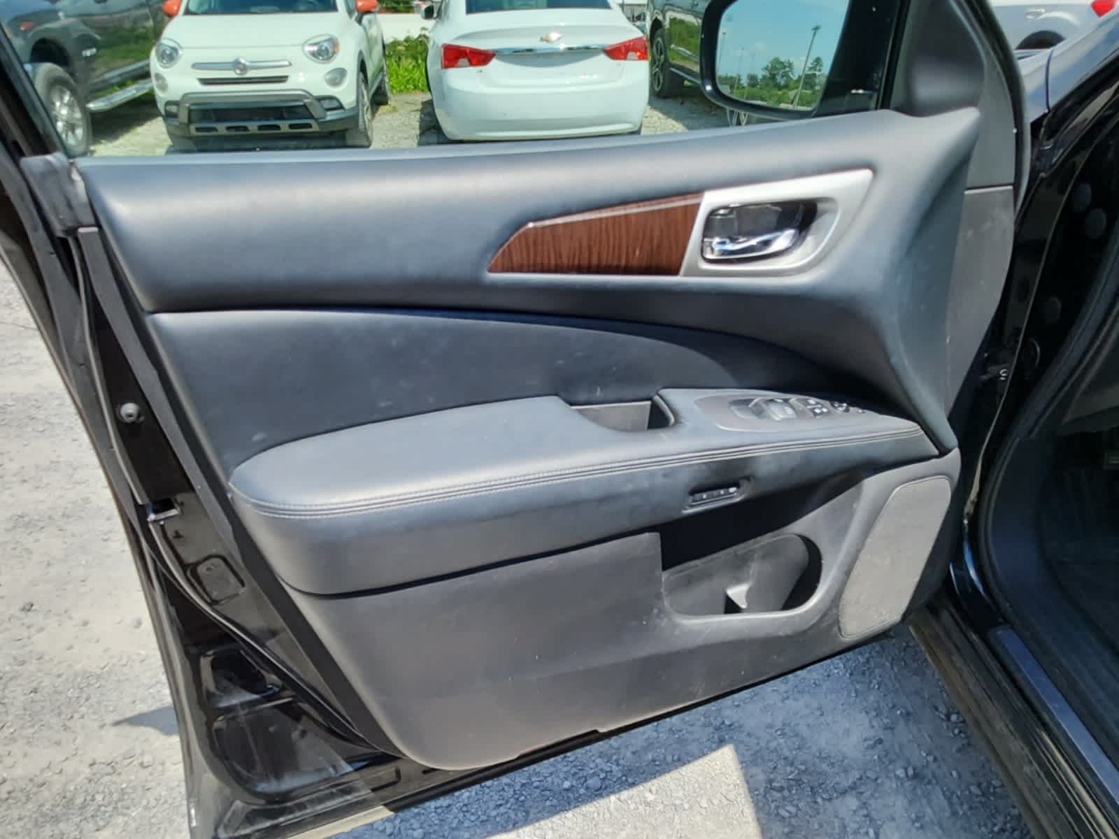 Thumbnail: 2013 Nissan Pathfinder - 16