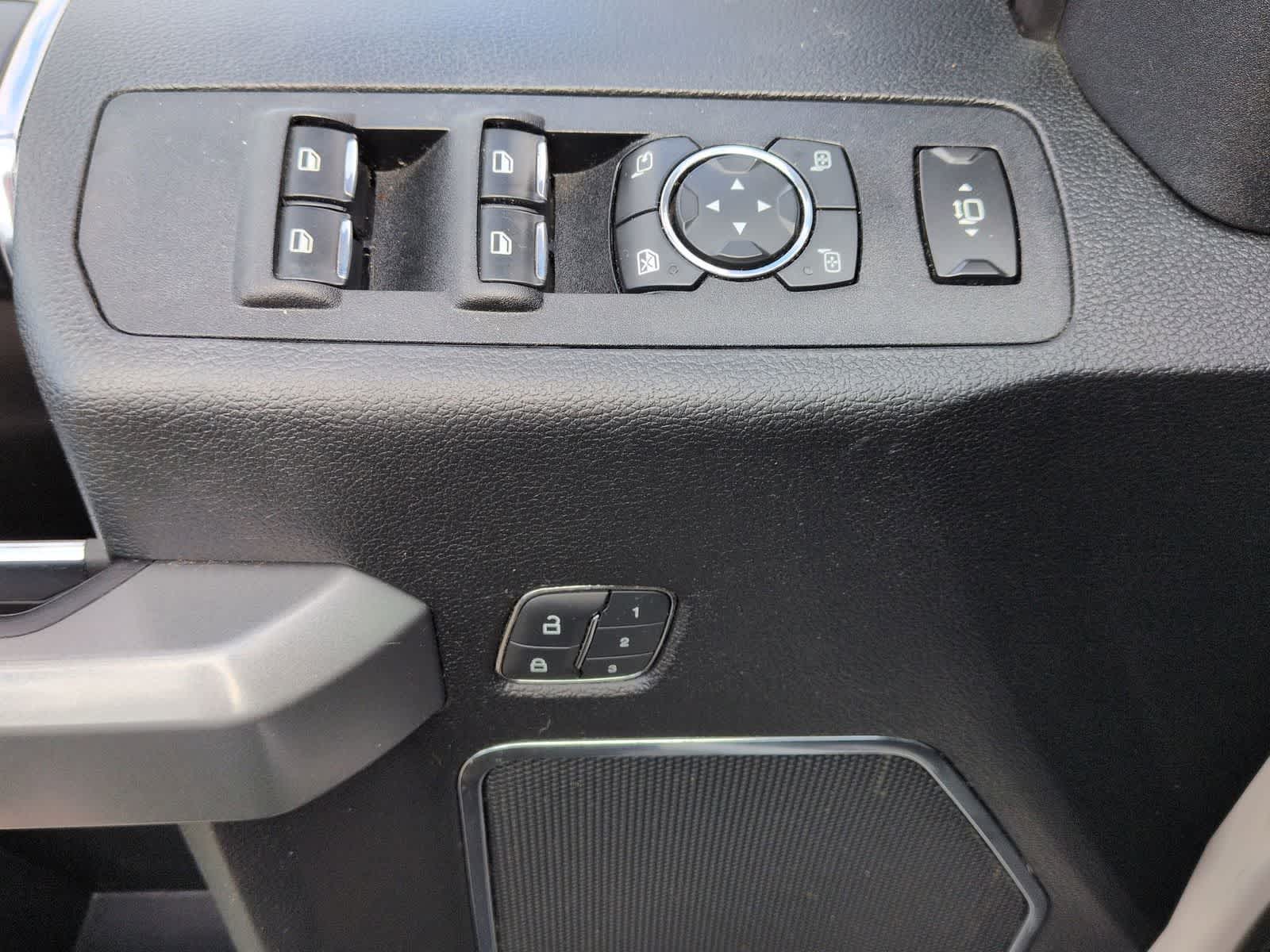 Thumbnail: 2019 Ford Econoline - 14