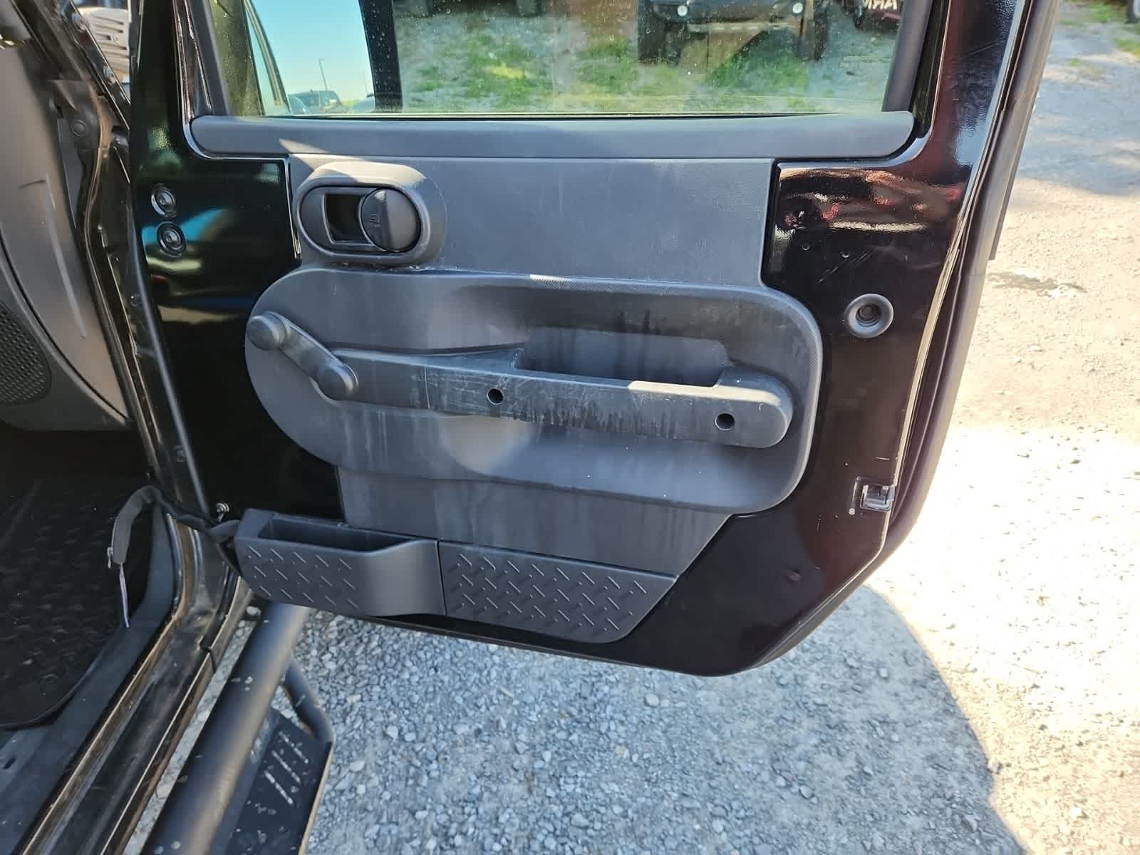 Thumbnail: 2010 Jeep Wrangler - 23