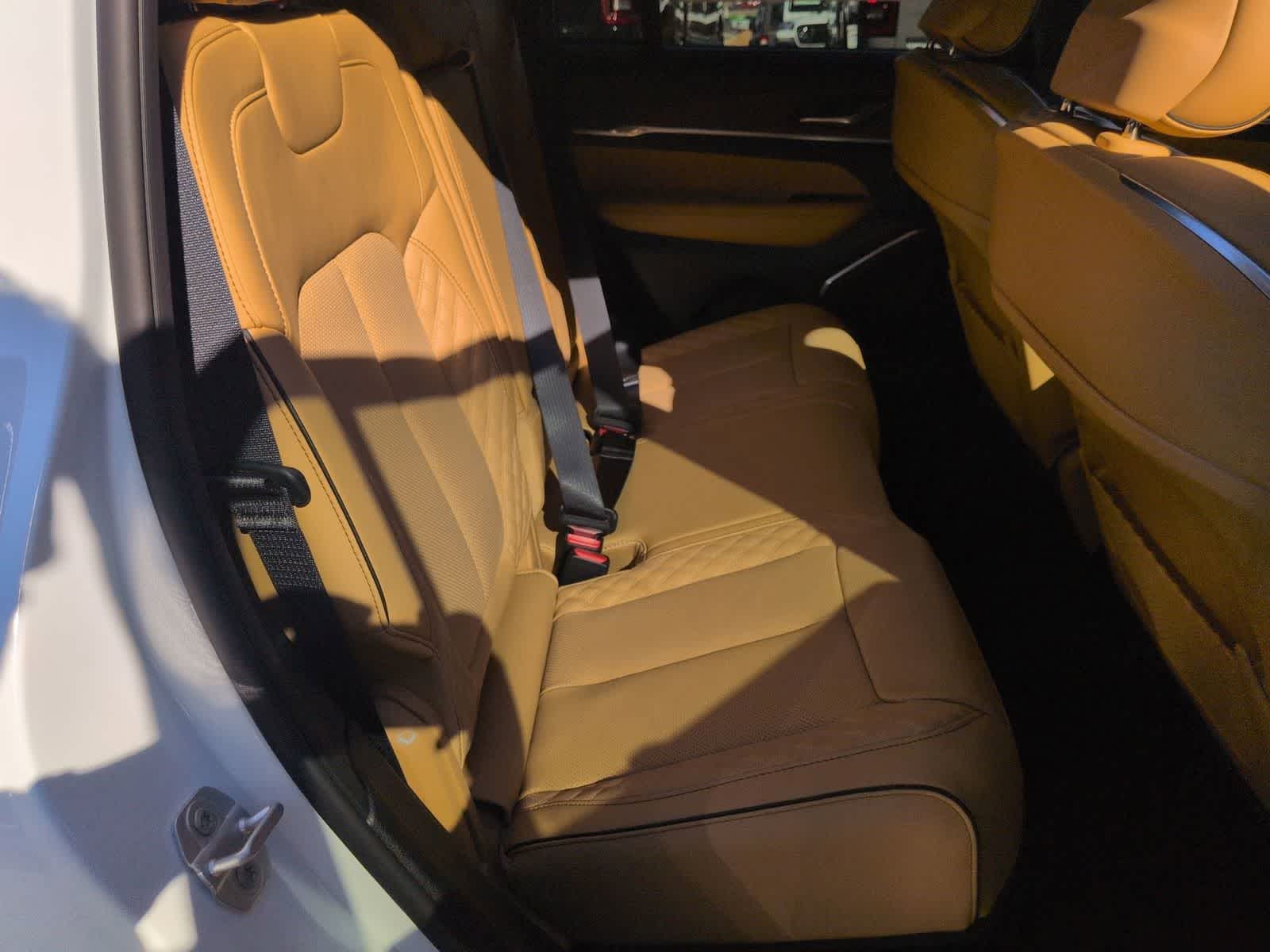 Thumbnail: 2025 Jeep Grand Cherokee - 19