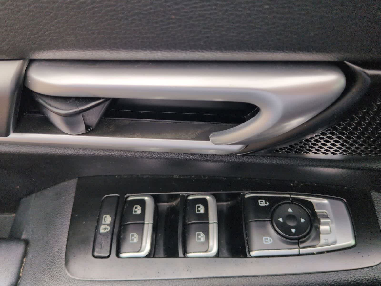 Thumbnail: 2020 Kia Telluride - 17