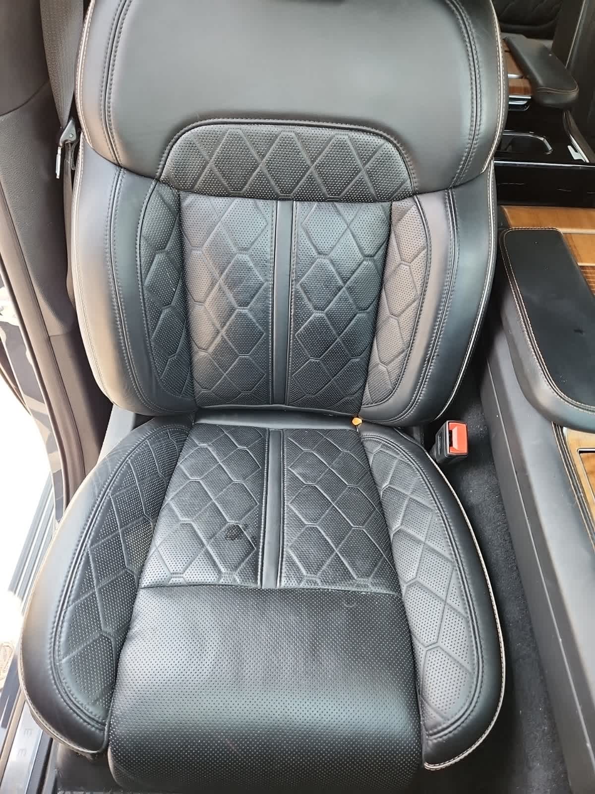 2023 Jeep Grand Wagoneer L Series III 18