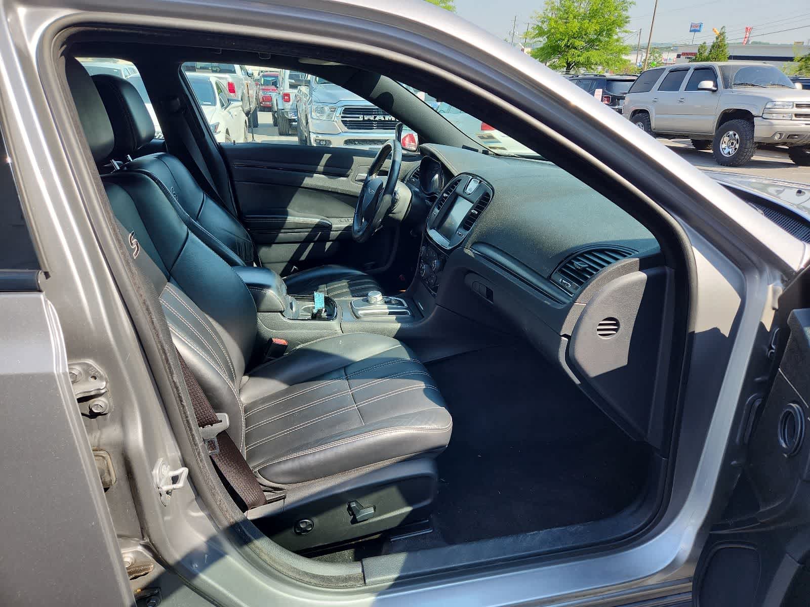 Thumbnail: 2015 Chrysler 300 - 22