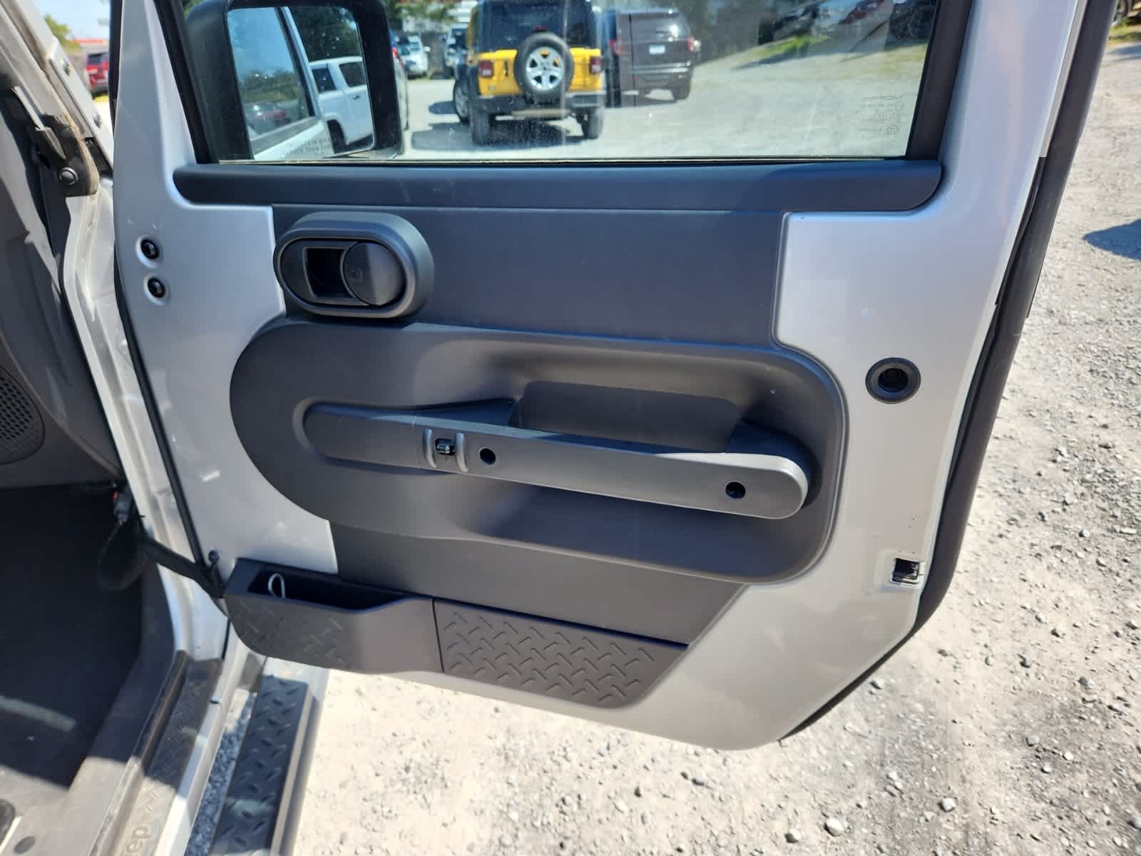 Thumbnail: 2010 Jeep Wrangler - 22