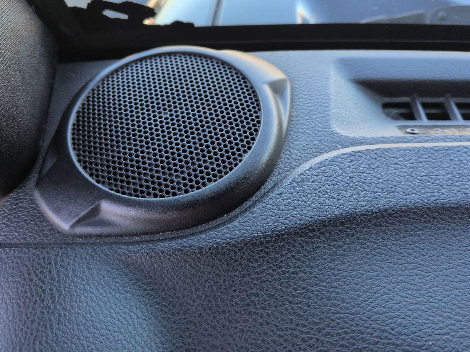 Thumbnail: 2015 Jeep Wrangler - 18