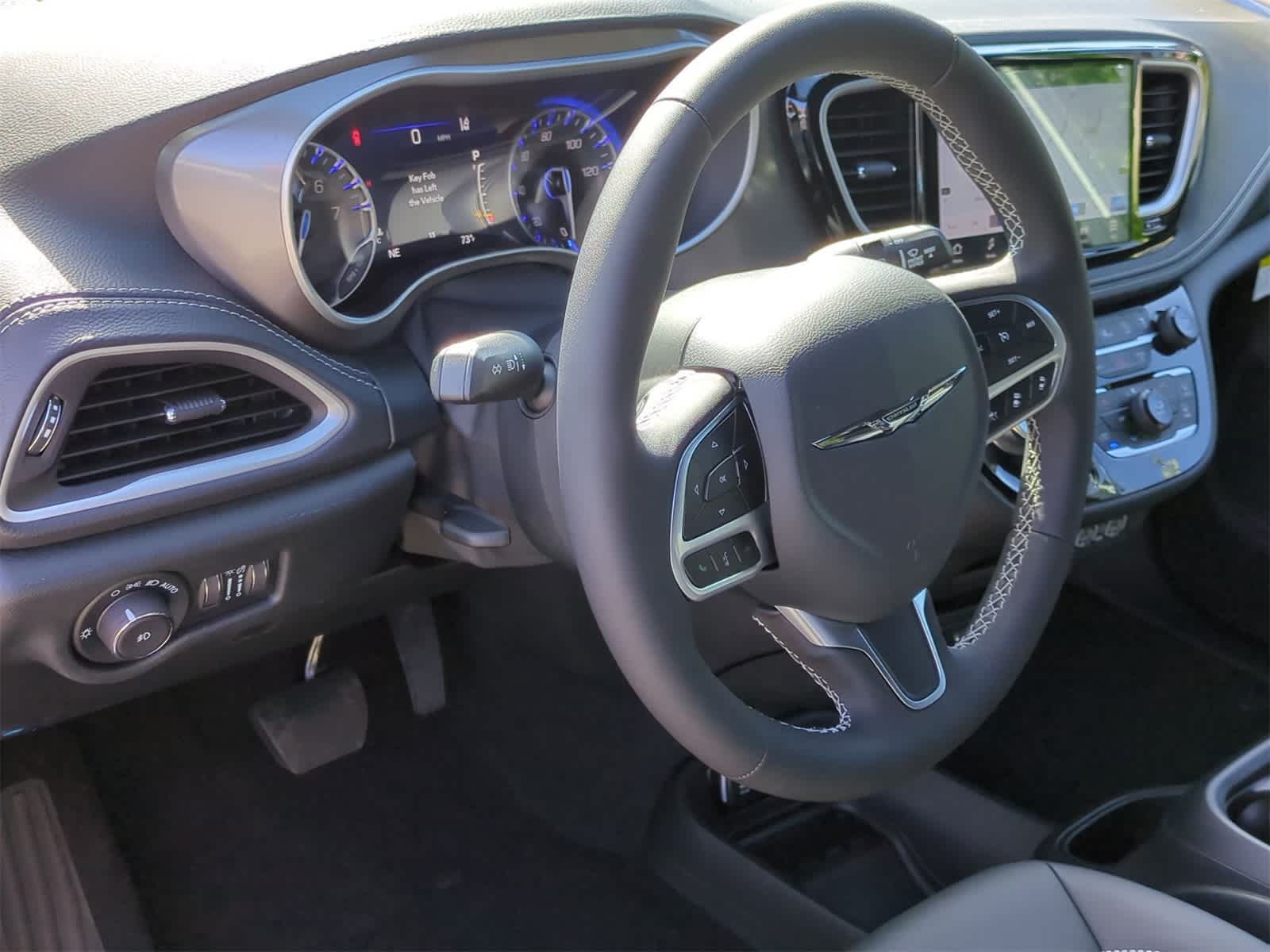Thumbnail: 2025 Chrysler Pacifica - 10