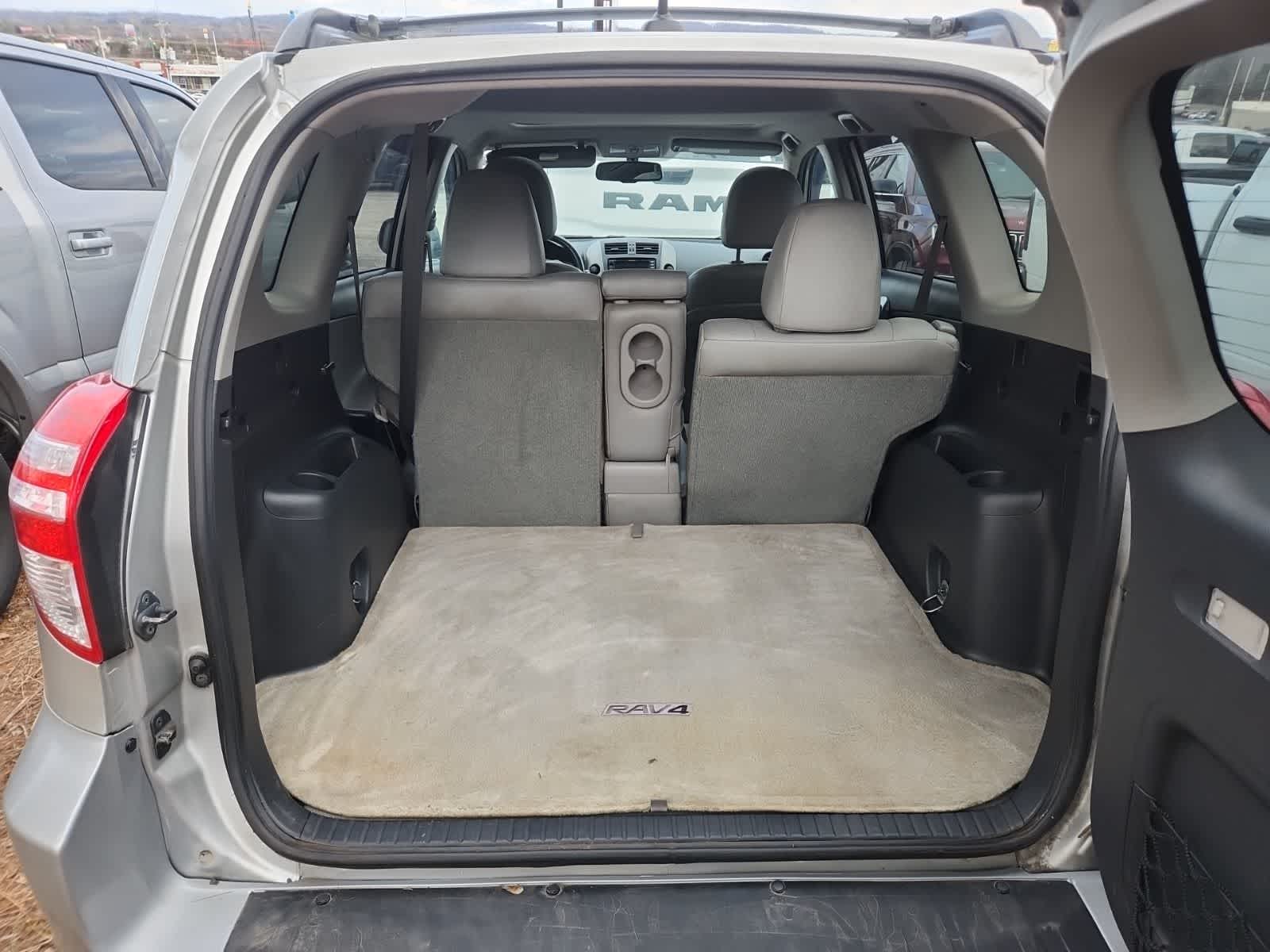 Thumbnail: 2011 Toyota RAV4 - 22