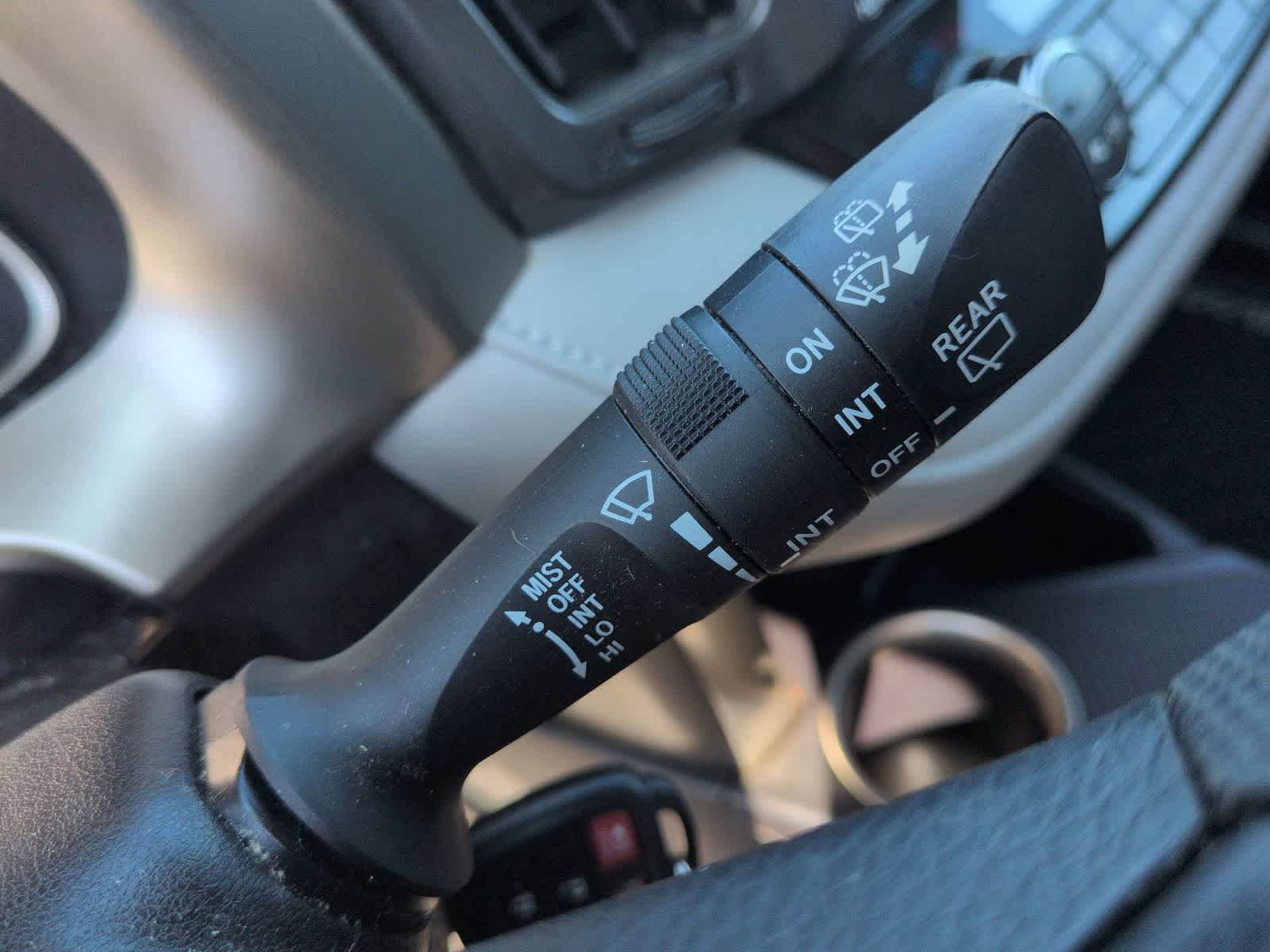 Thumbnail: 2015 Toyota RAV4 - 23