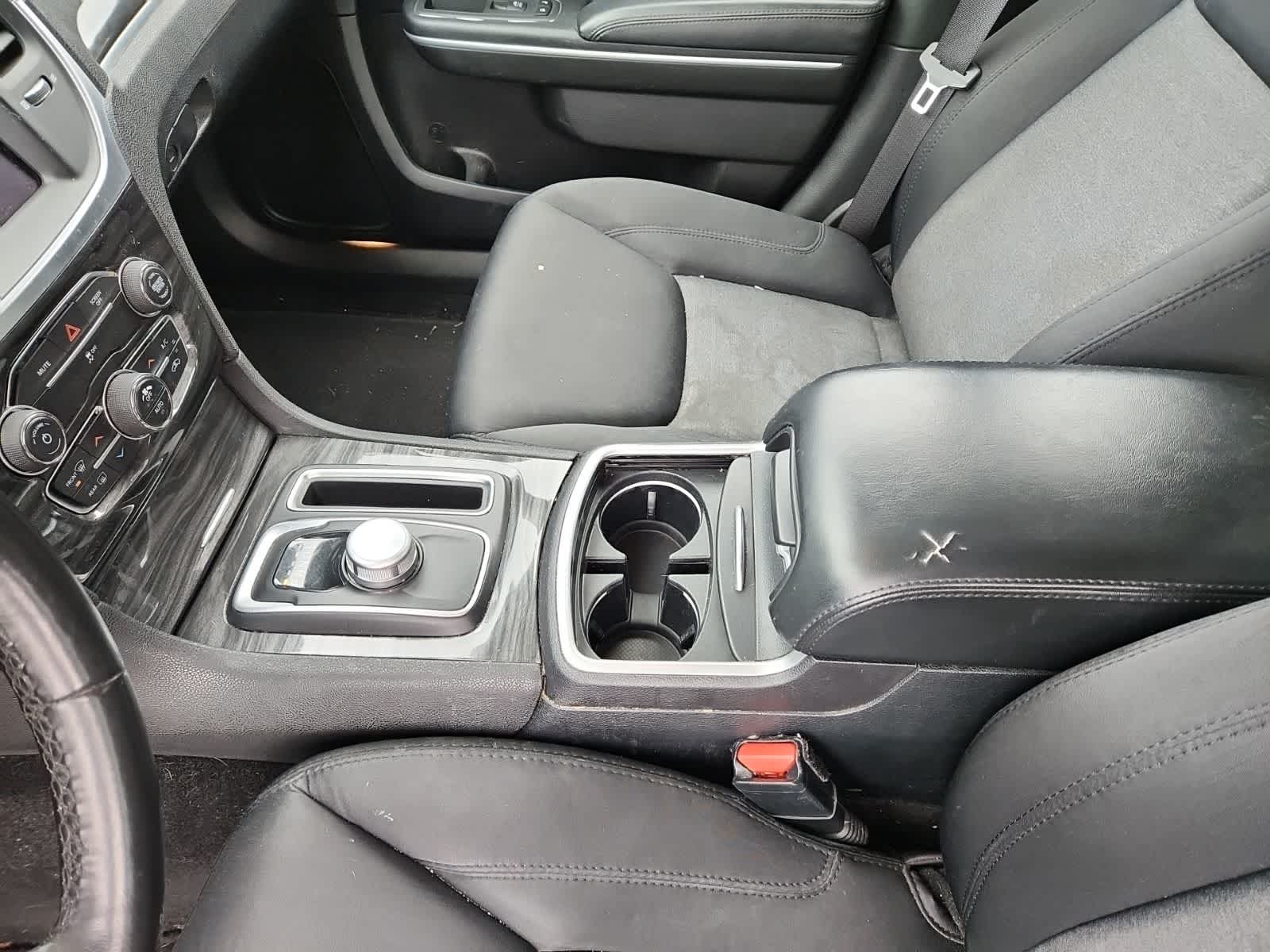 Thumbnail: 2021 Chrysler 300 - 11