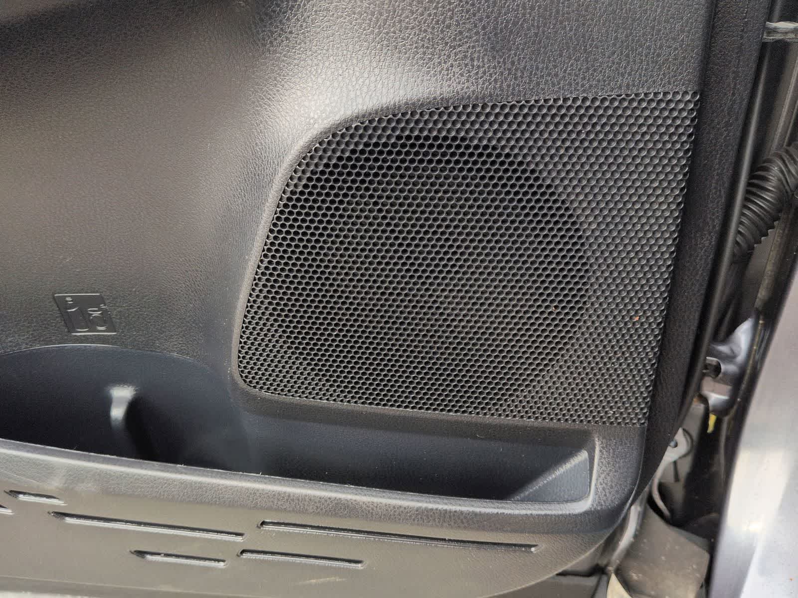 Thumbnail: 2017 Toyota RAV4 - 28