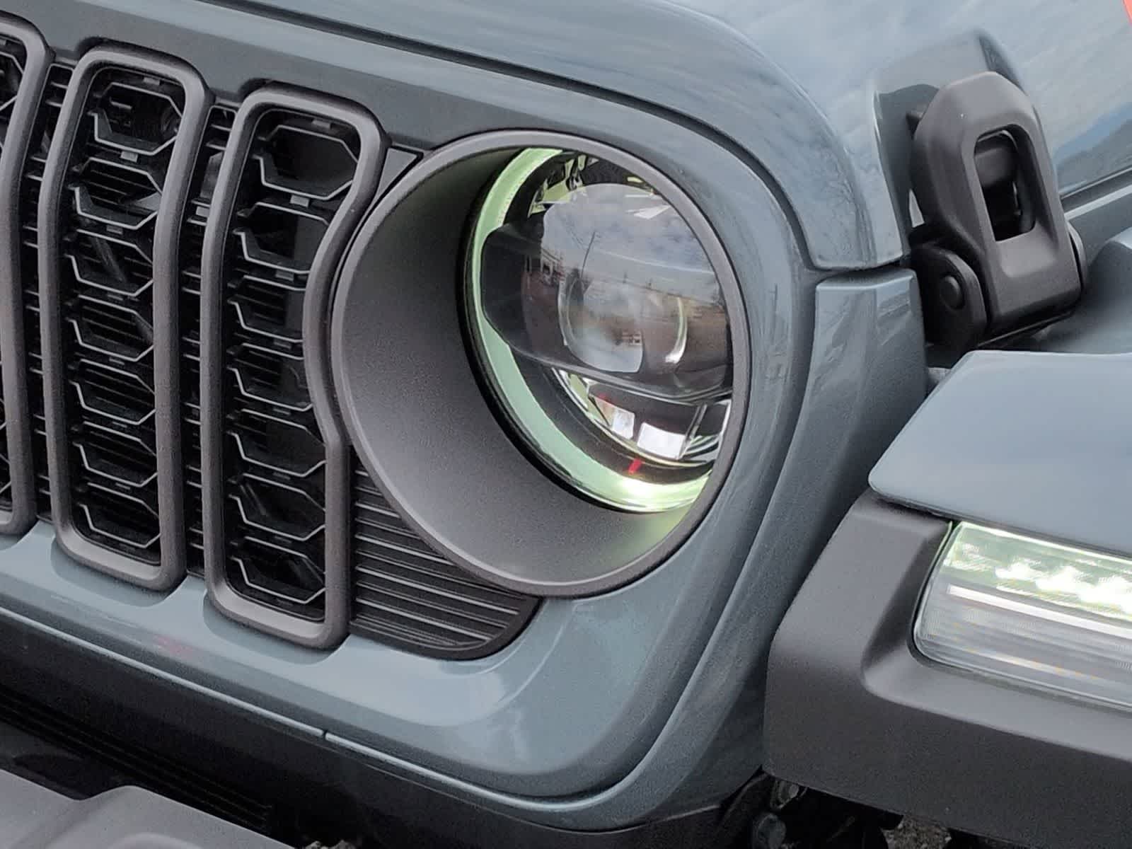 Thumbnail: 2026 Jeep Gladiator - 11