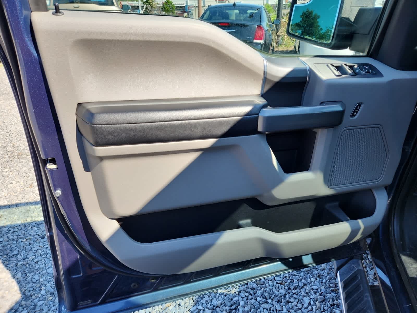 Thumbnail: 2016 Ford F-150 - 17