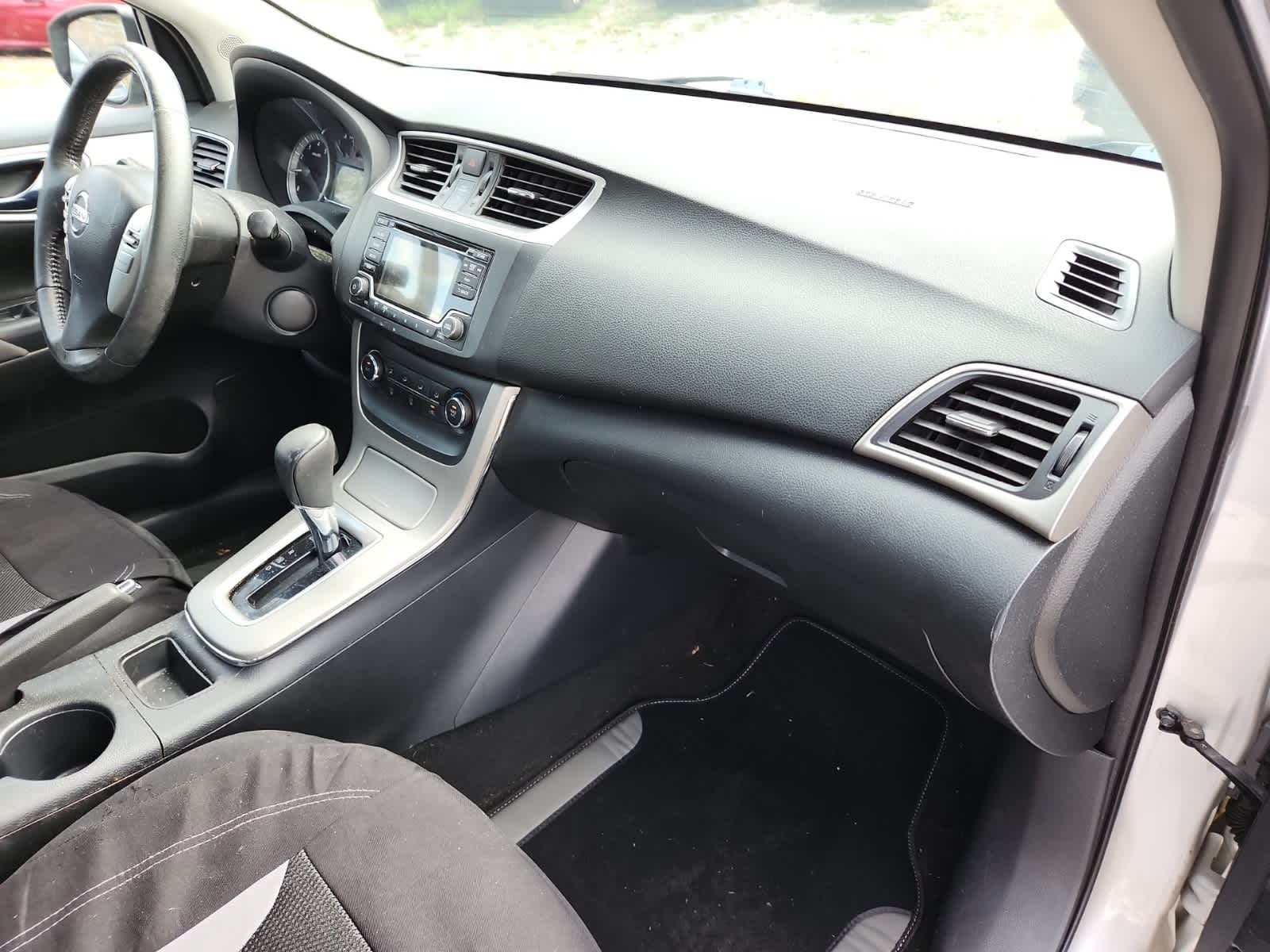 Thumbnail: 2015 Nissan Sentra - 17
