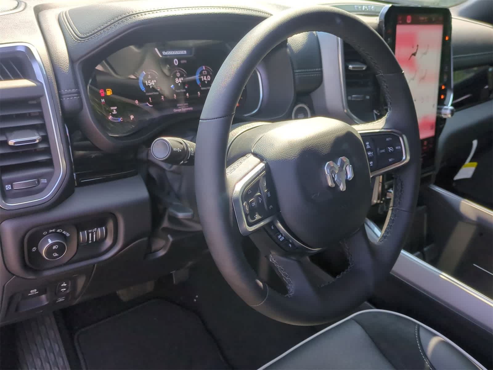 Thumbnail: 2025 RAM 1500 - 10