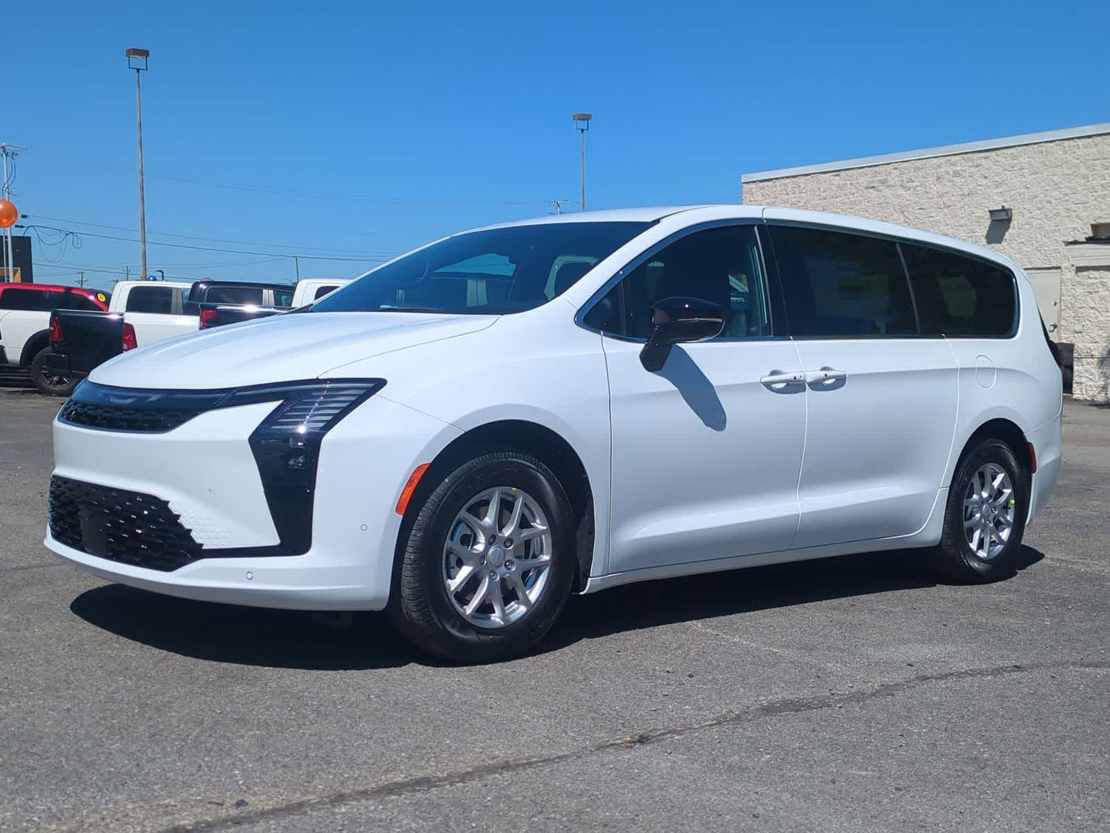 Thumbnail: 2027 Chrysler Pacifica - 4