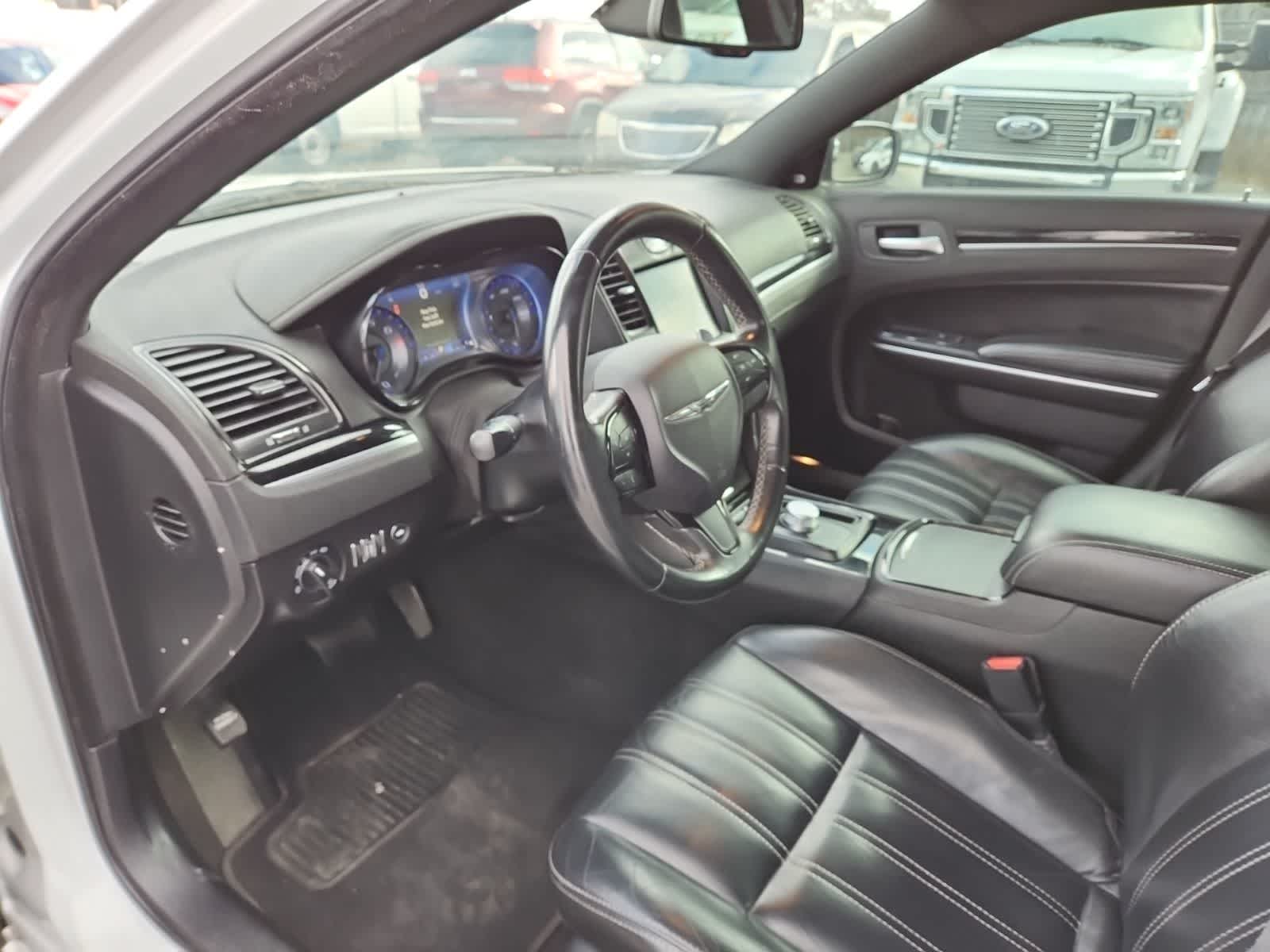 Thumbnail: 2019 Chrysler 300 - 13