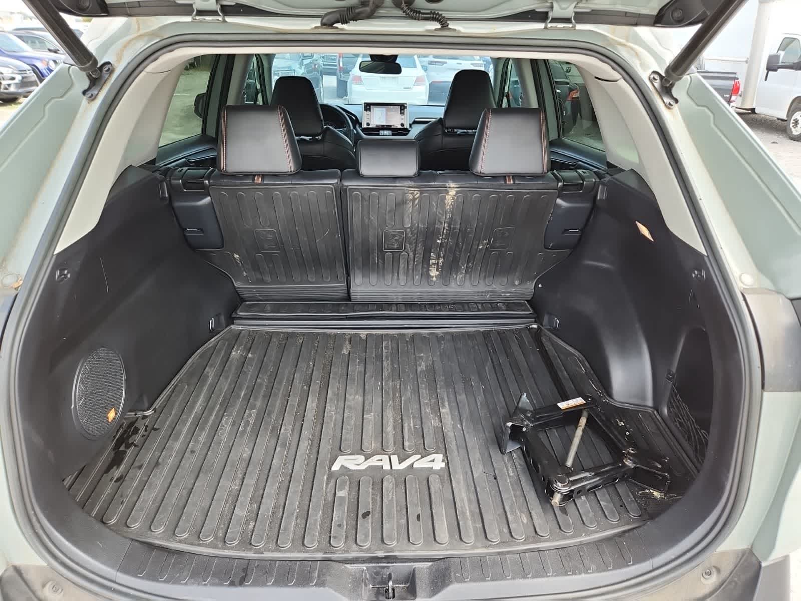 Thumbnail: 2019 Toyota RAV4 - 25