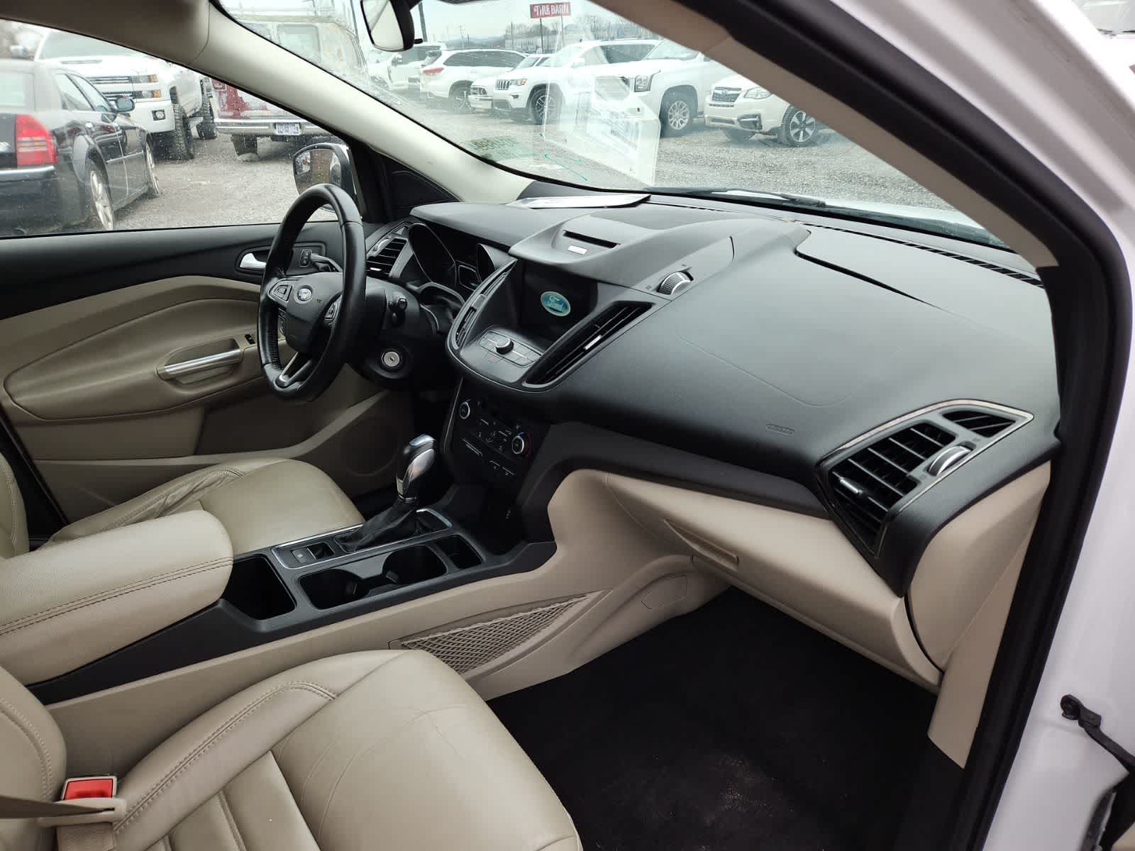 Thumbnail: 2018 Ford Escape - 16