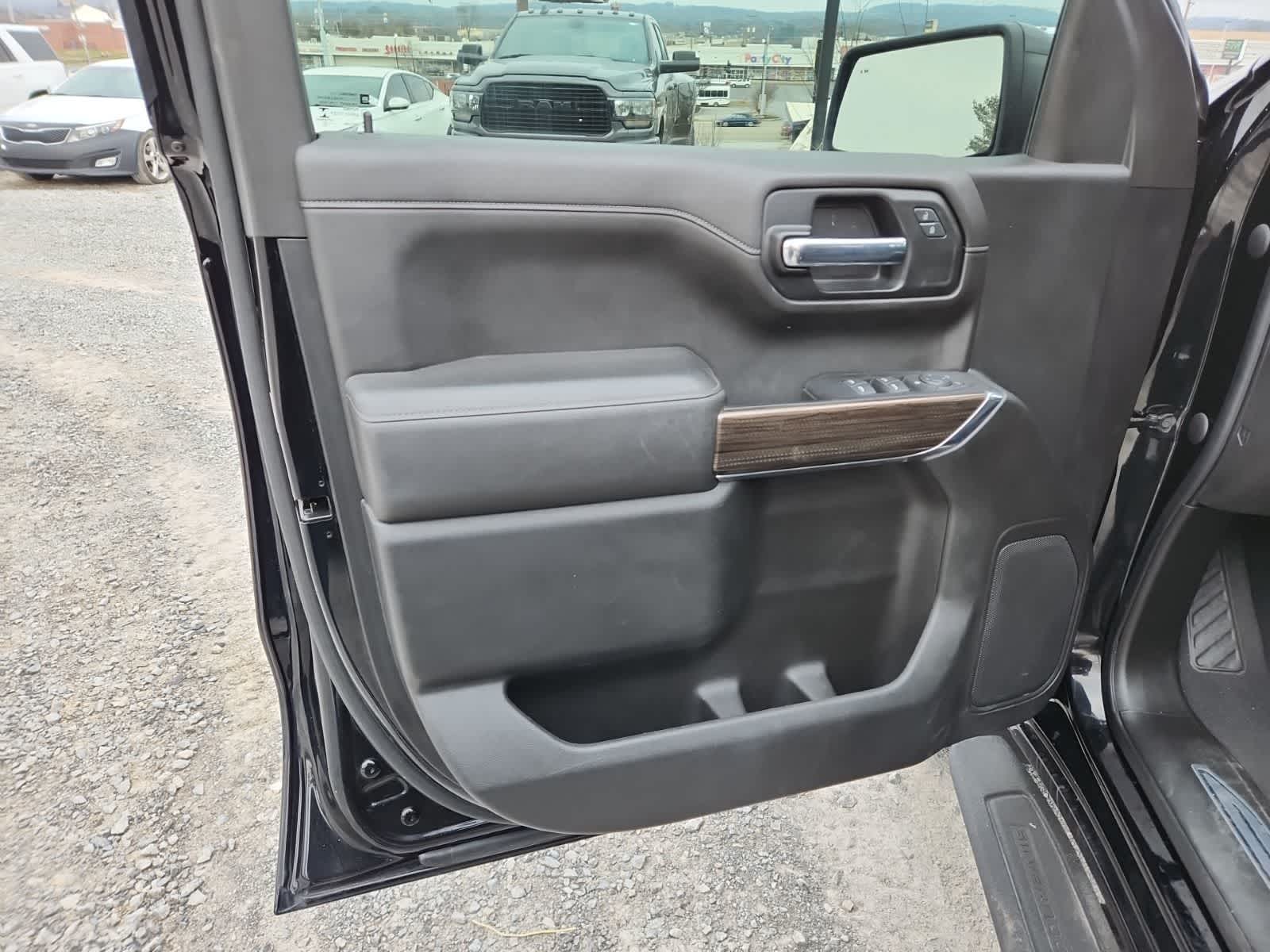 Thumbnail: 2022 Chevrolet Silverado 1500 - 16