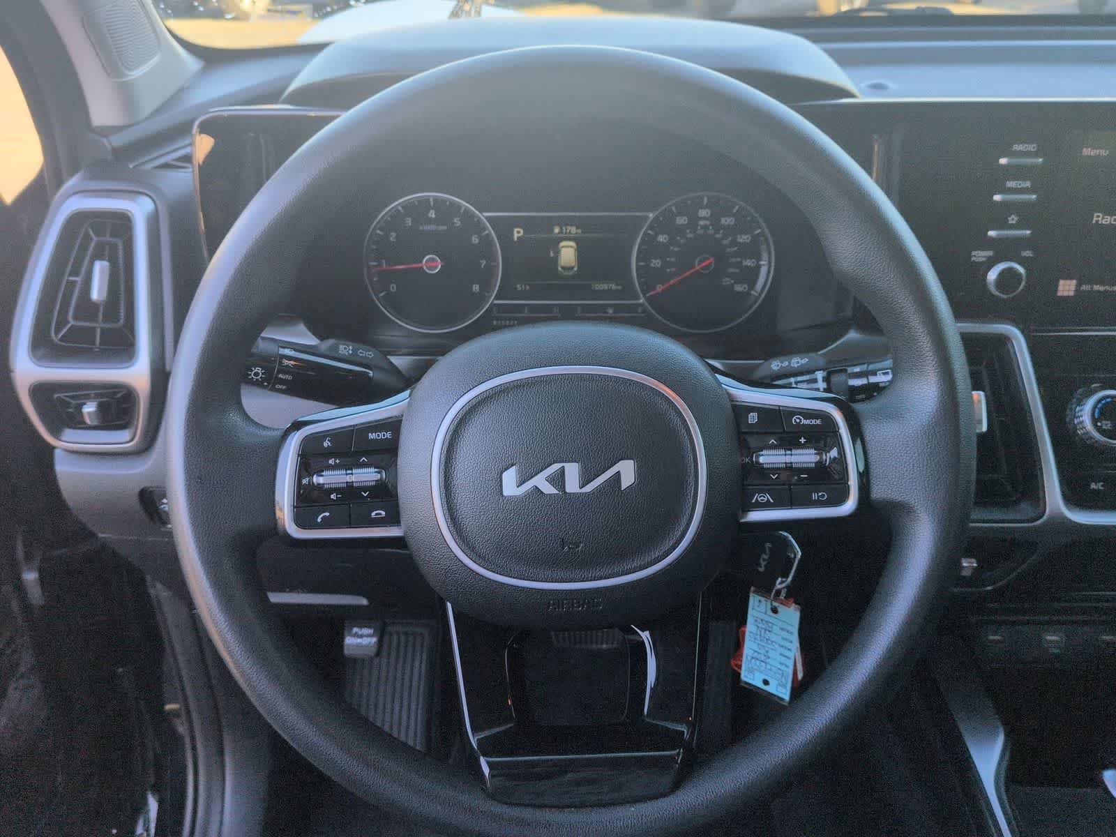 Thumbnail: 2022 Kia Sorento - 21