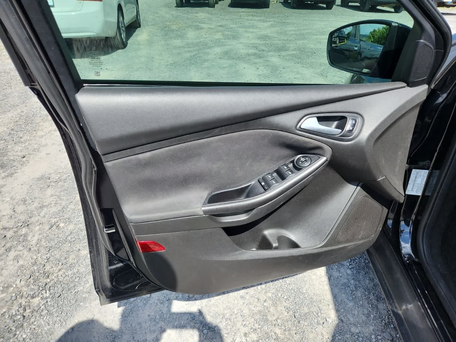 Thumbnail: 2016 Ford Focus - 16