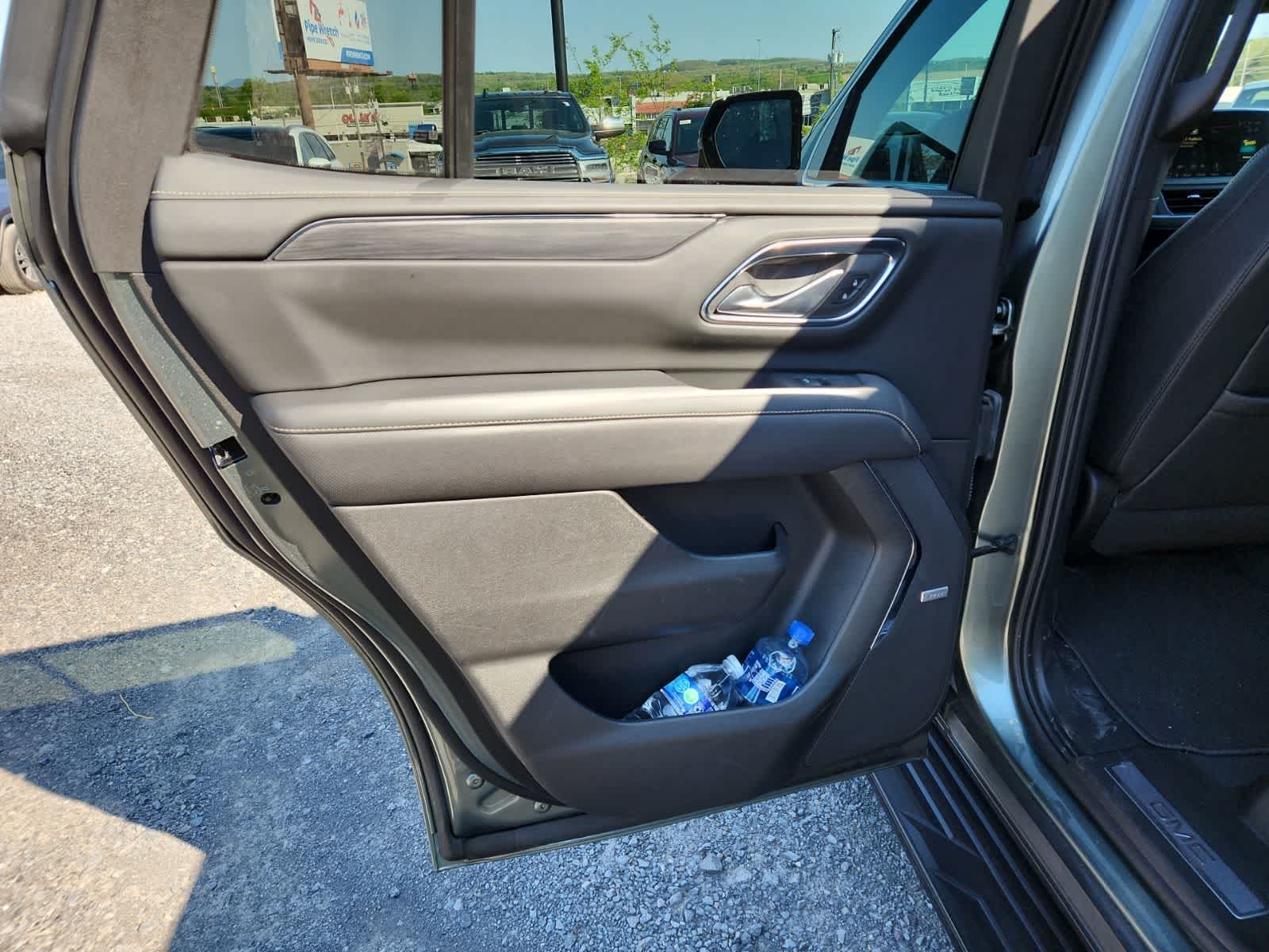 Thumbnail: 2023 GMC Yukon - 28