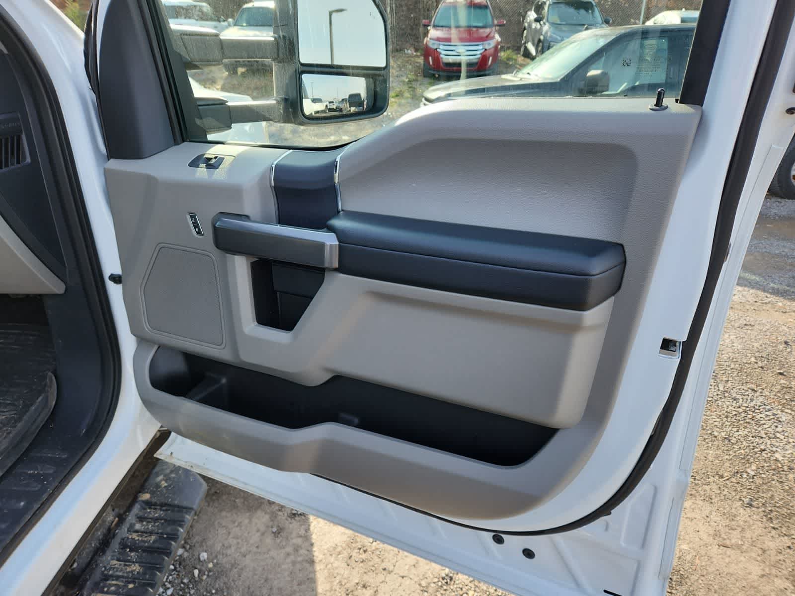 Thumbnail: 2022 Ford Econoline - 21