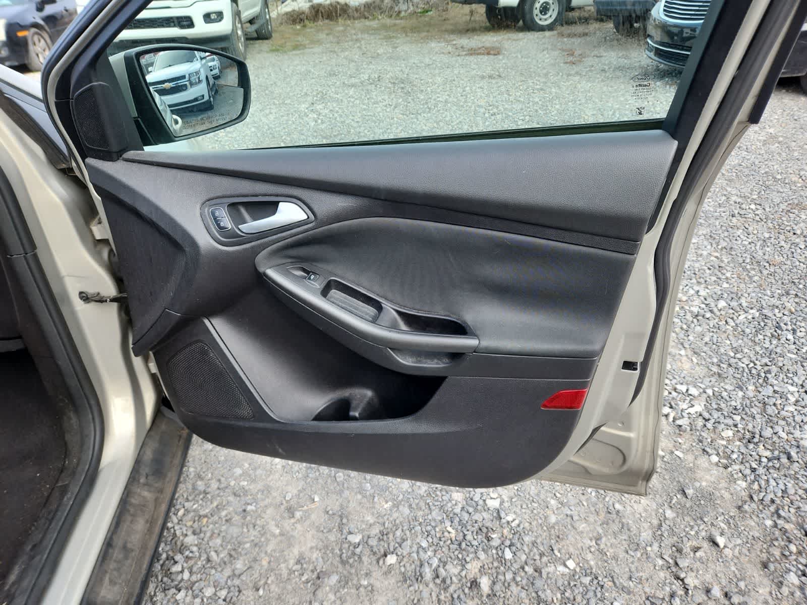 Thumbnail: 2015 Ford Focus - 22